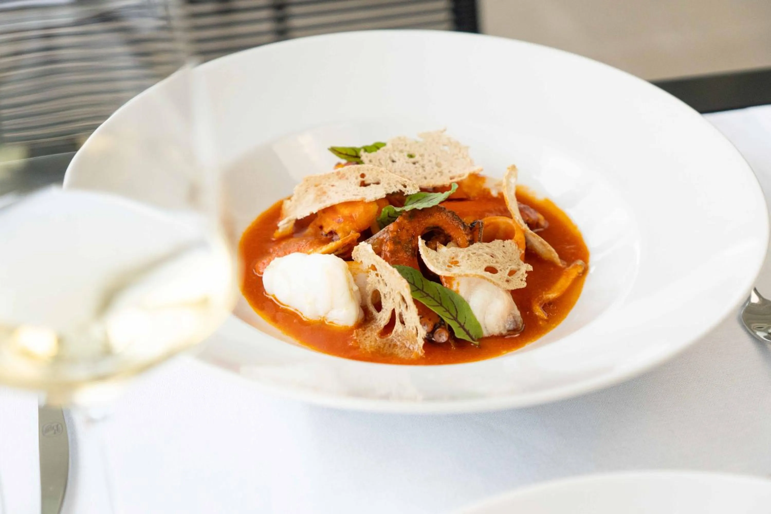 Restaurant/places to eat in Hotel Carducci 76