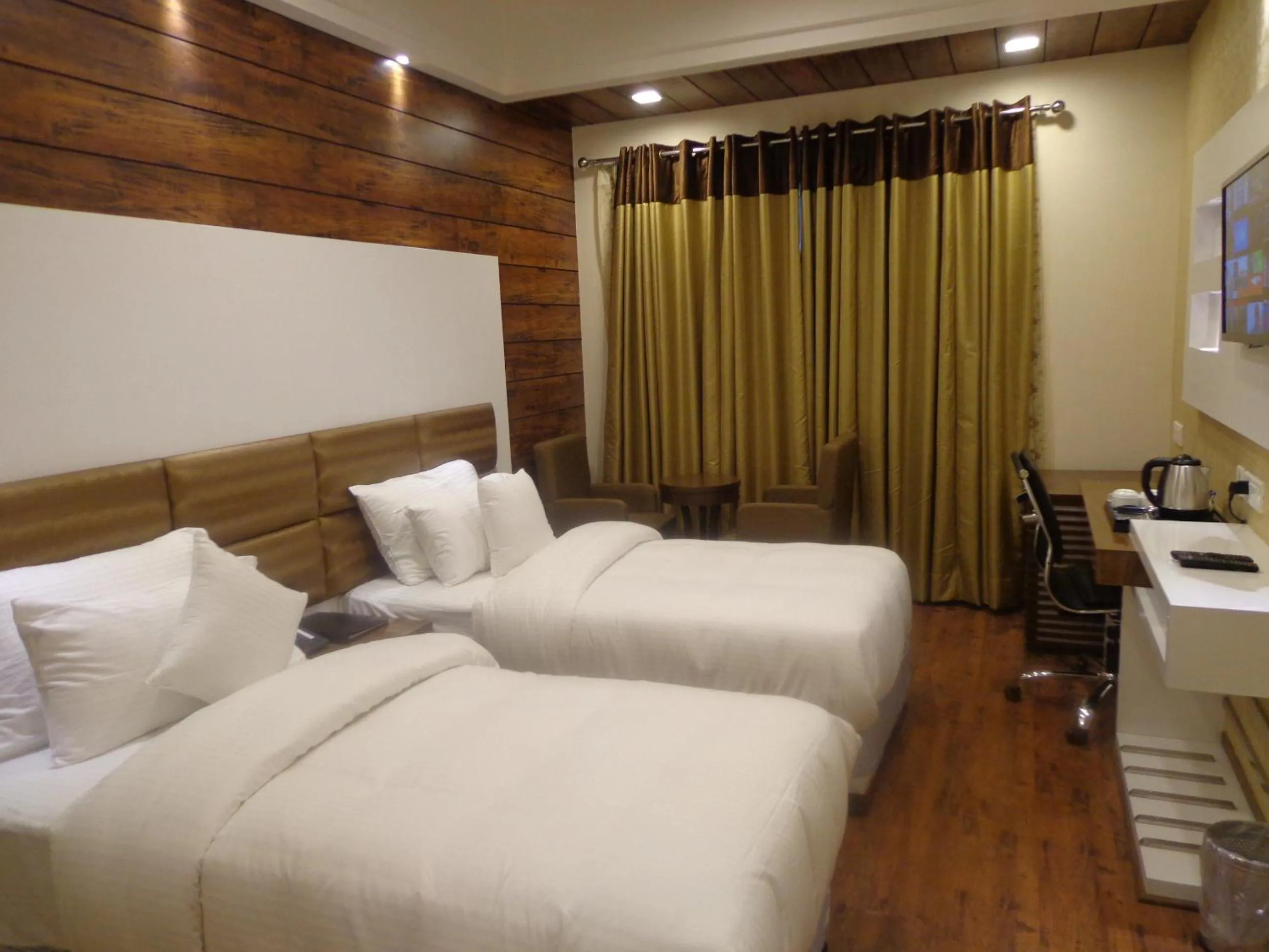 Bed in Hotel Taj Princess - Boutique Hotel