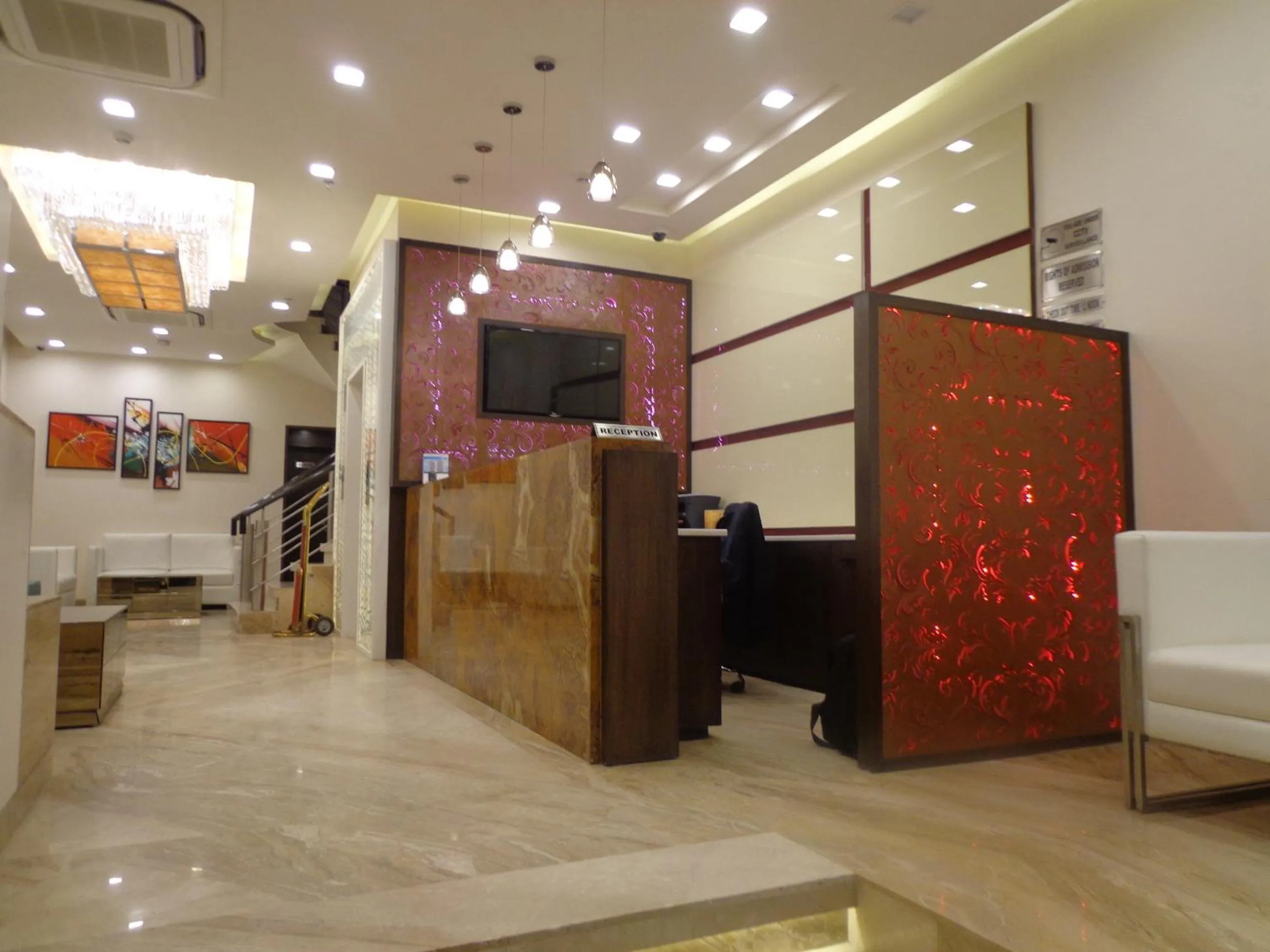 Lobby or reception in Hotel Taj Princess - Boutique Hotel