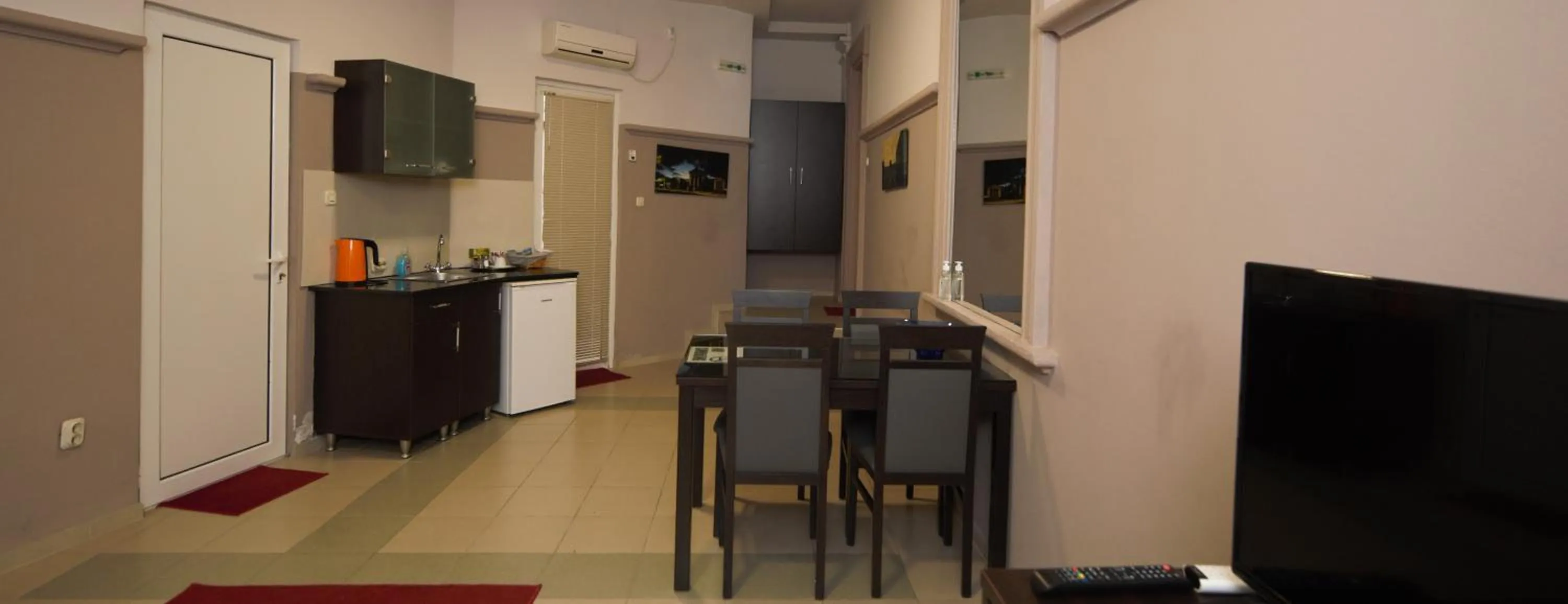 TV and multimedia in Hotel Ambasador