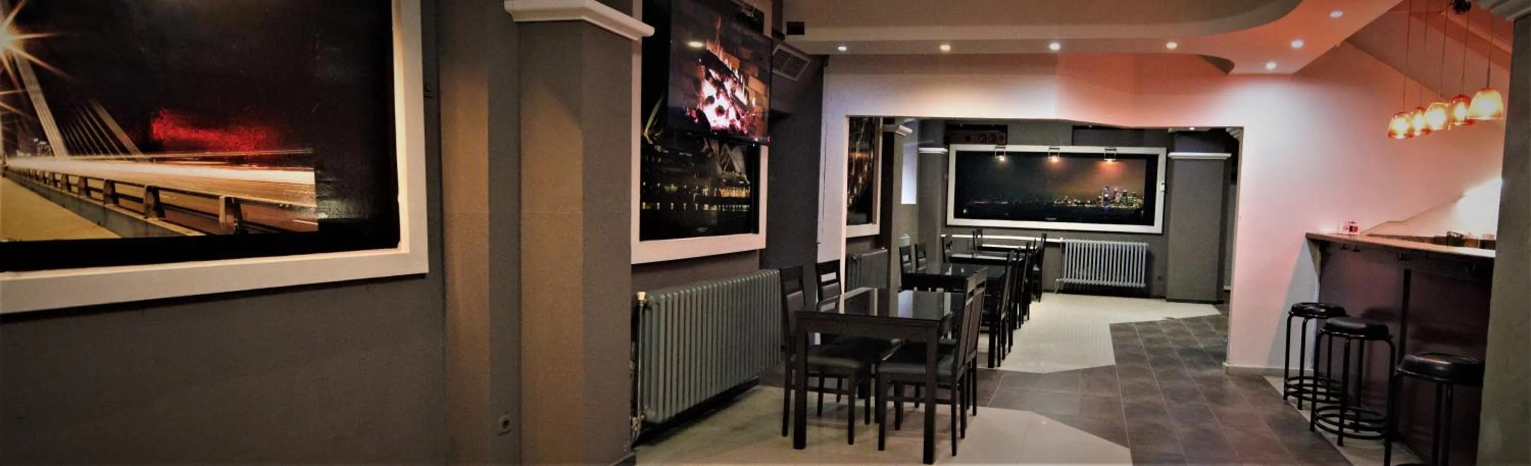 Restaurant/places to eat in Hotel Ambasador