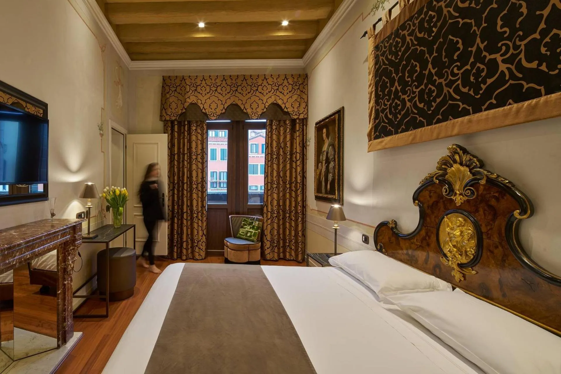 Bed in UNAHOTELS Ala Venezia-Adults 16