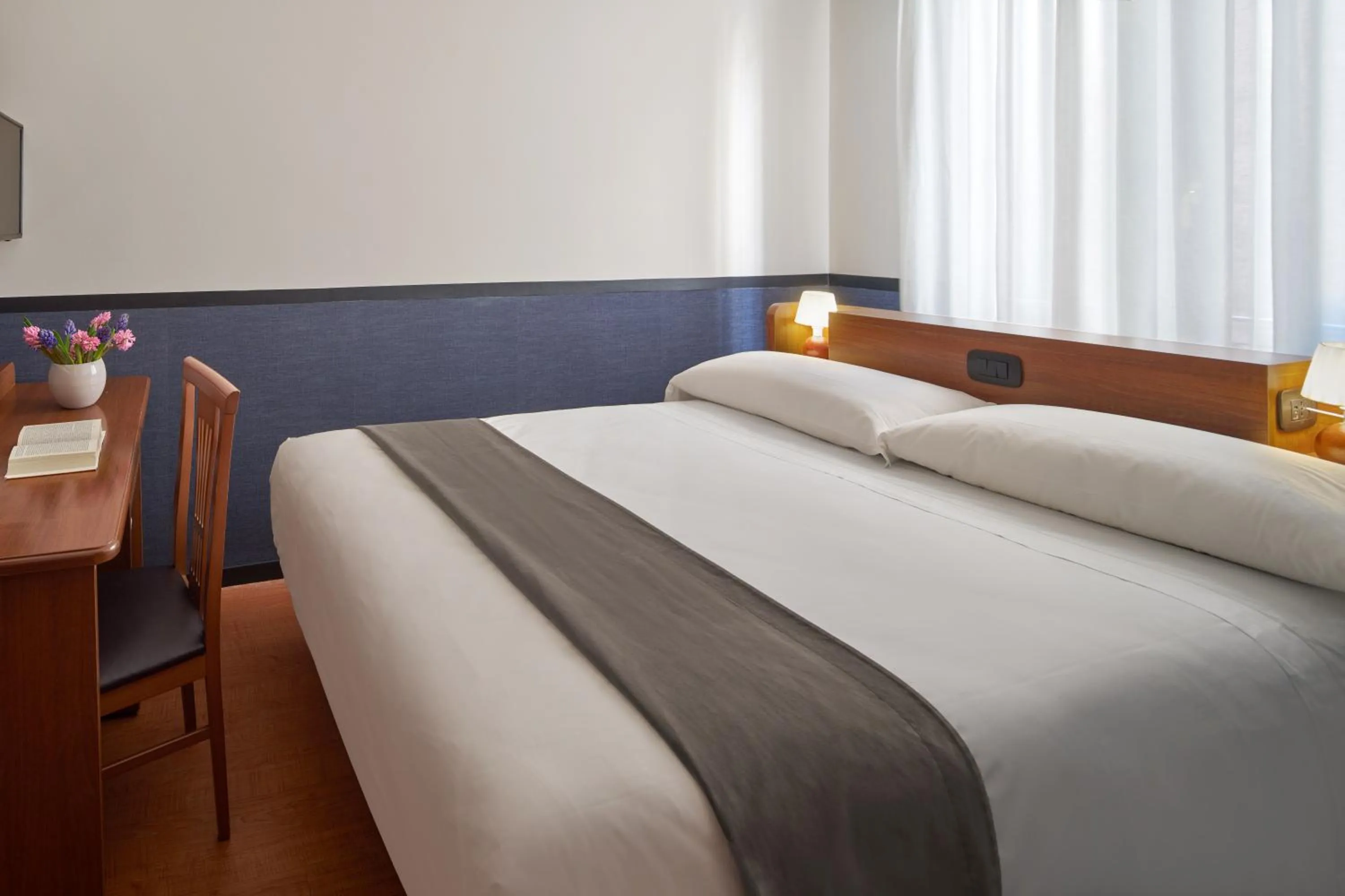 Photo of the whole room, Bed in UNAHOTELS Ala Venezia-Adults 16
