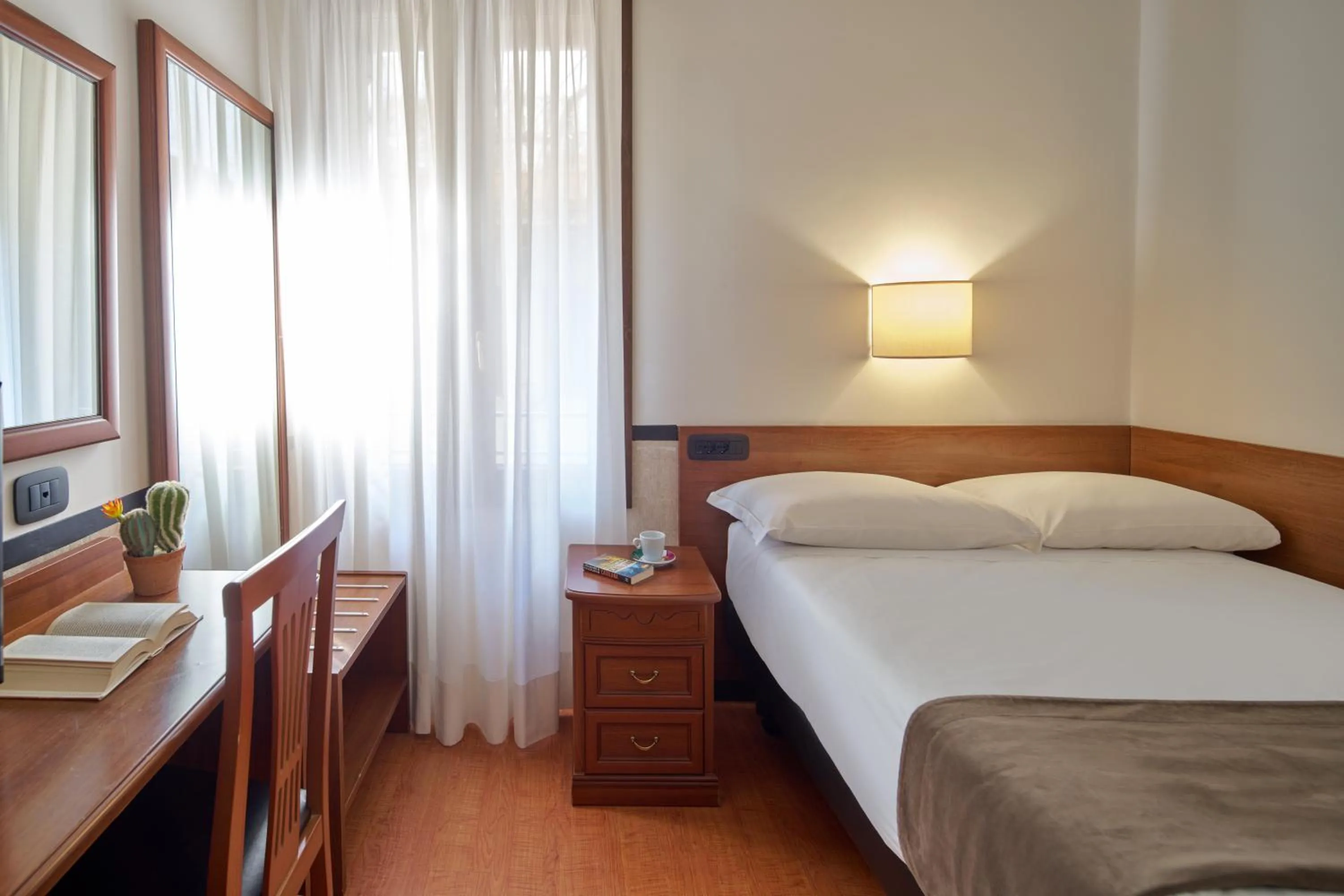 Photo of the whole room, Bed in UNAHOTELS Ala Venezia-Adults 16