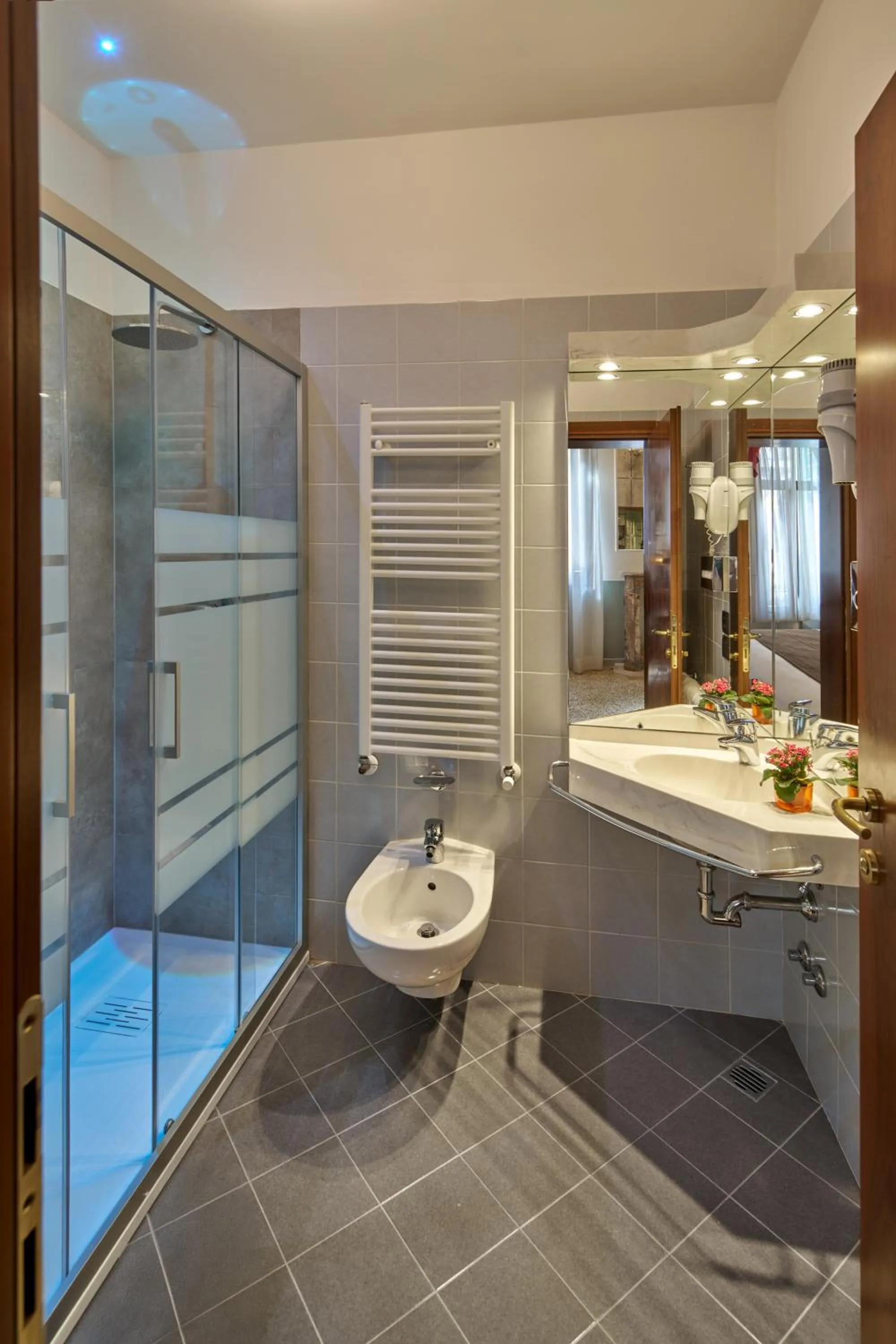 Bathroom in UNAHOTELS Ala Venezia-Adults 16