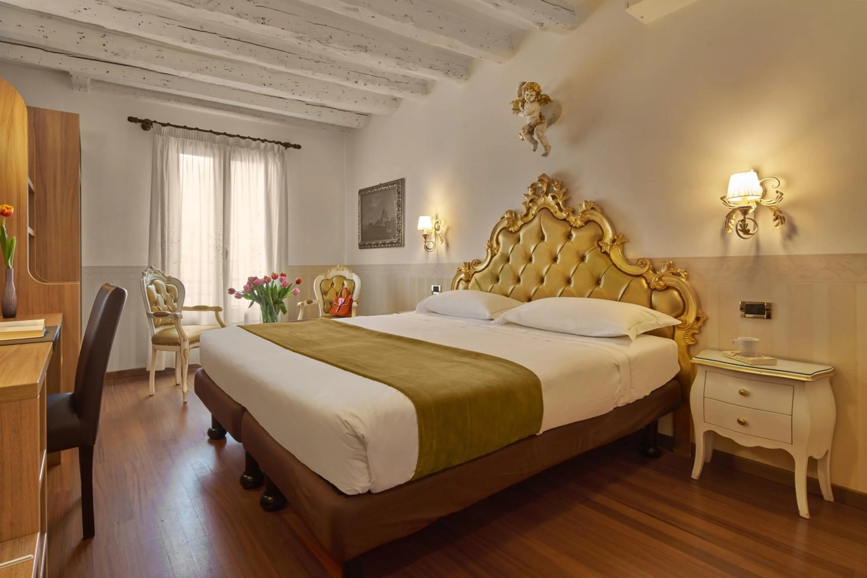Bed in UNAHOTELS Ala Venezia-Adults 16