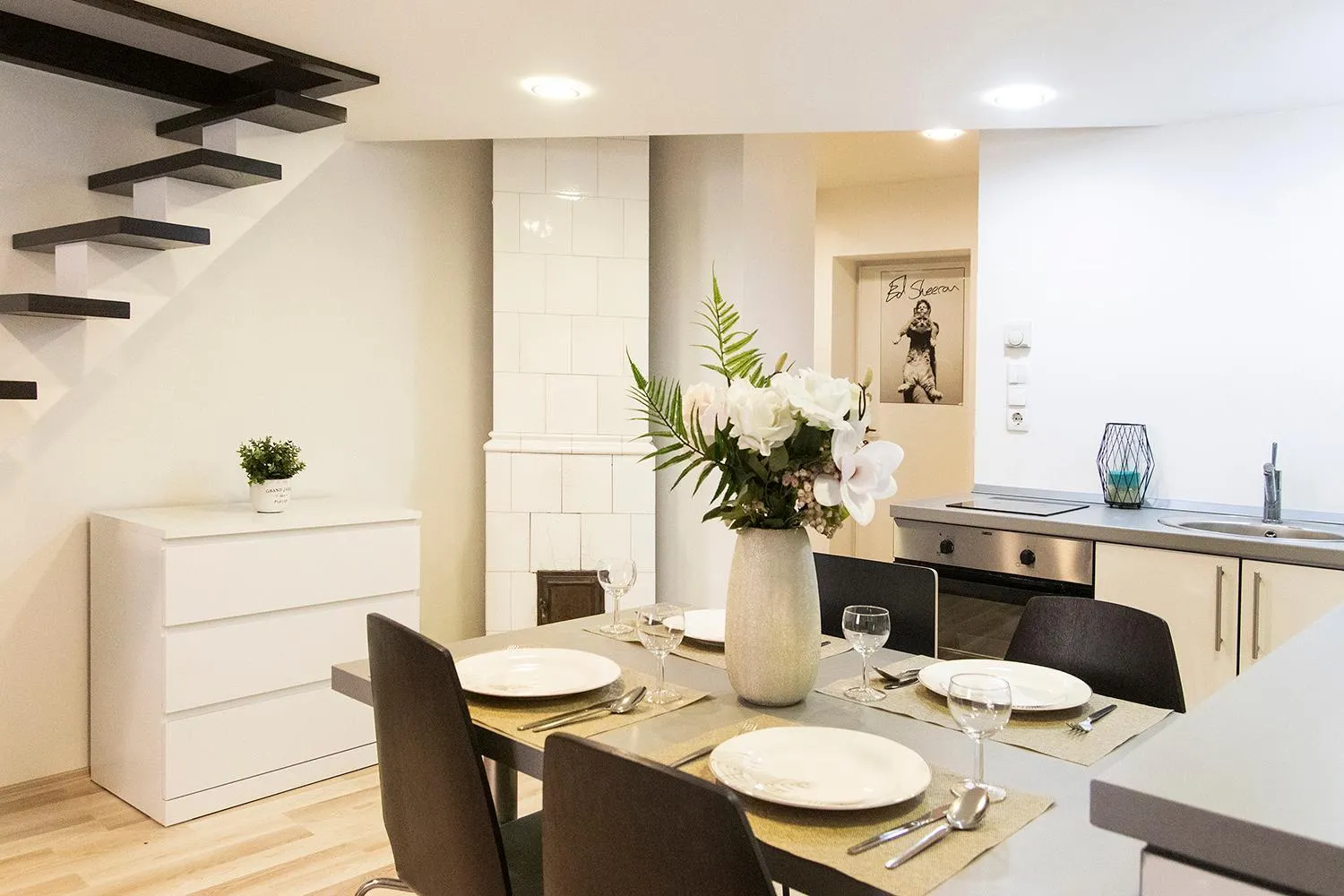 Dining area in Real Apartments Semmelweis II
