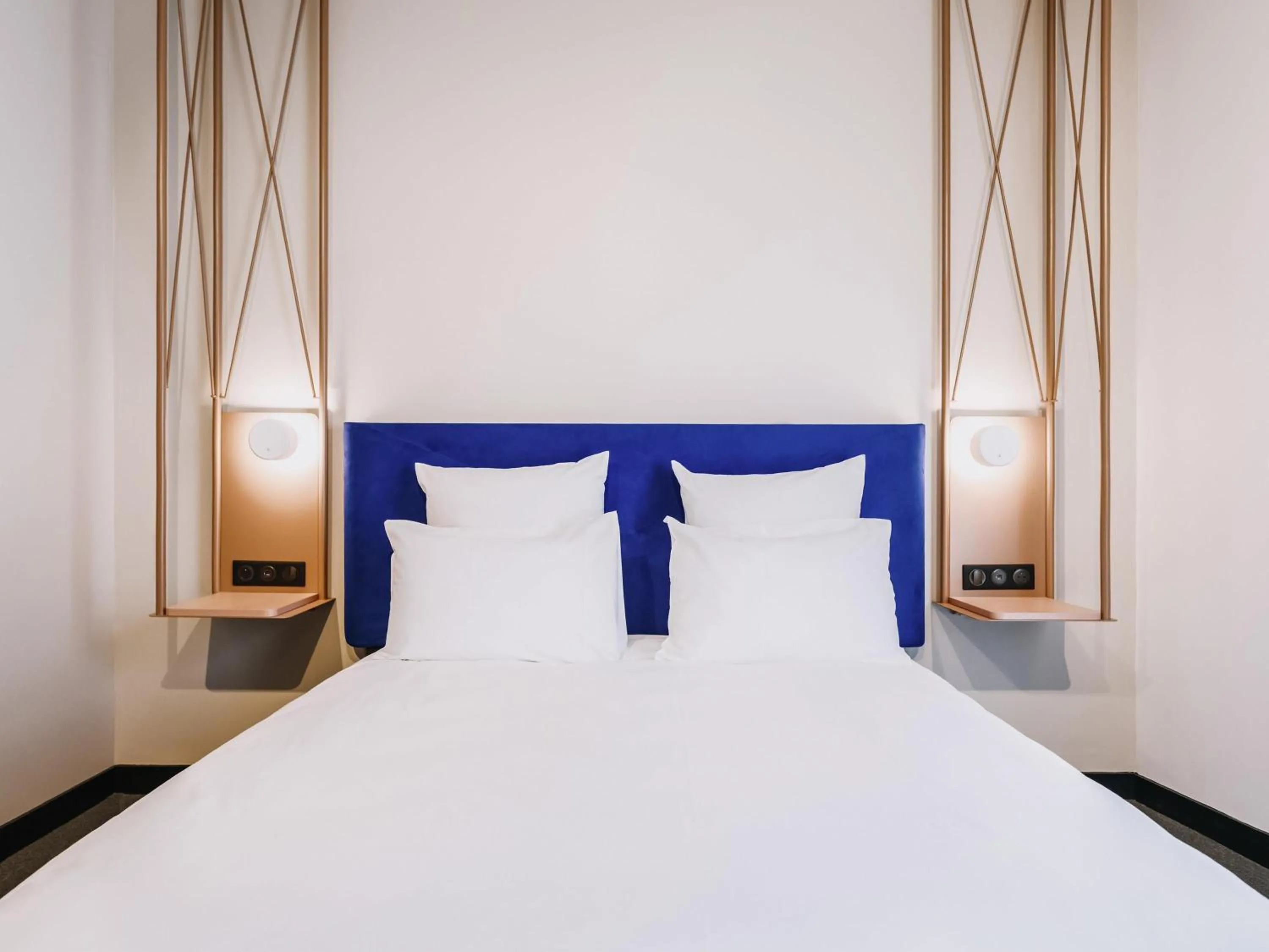 Bedroom, Bed in Mercure Brest Centre Port