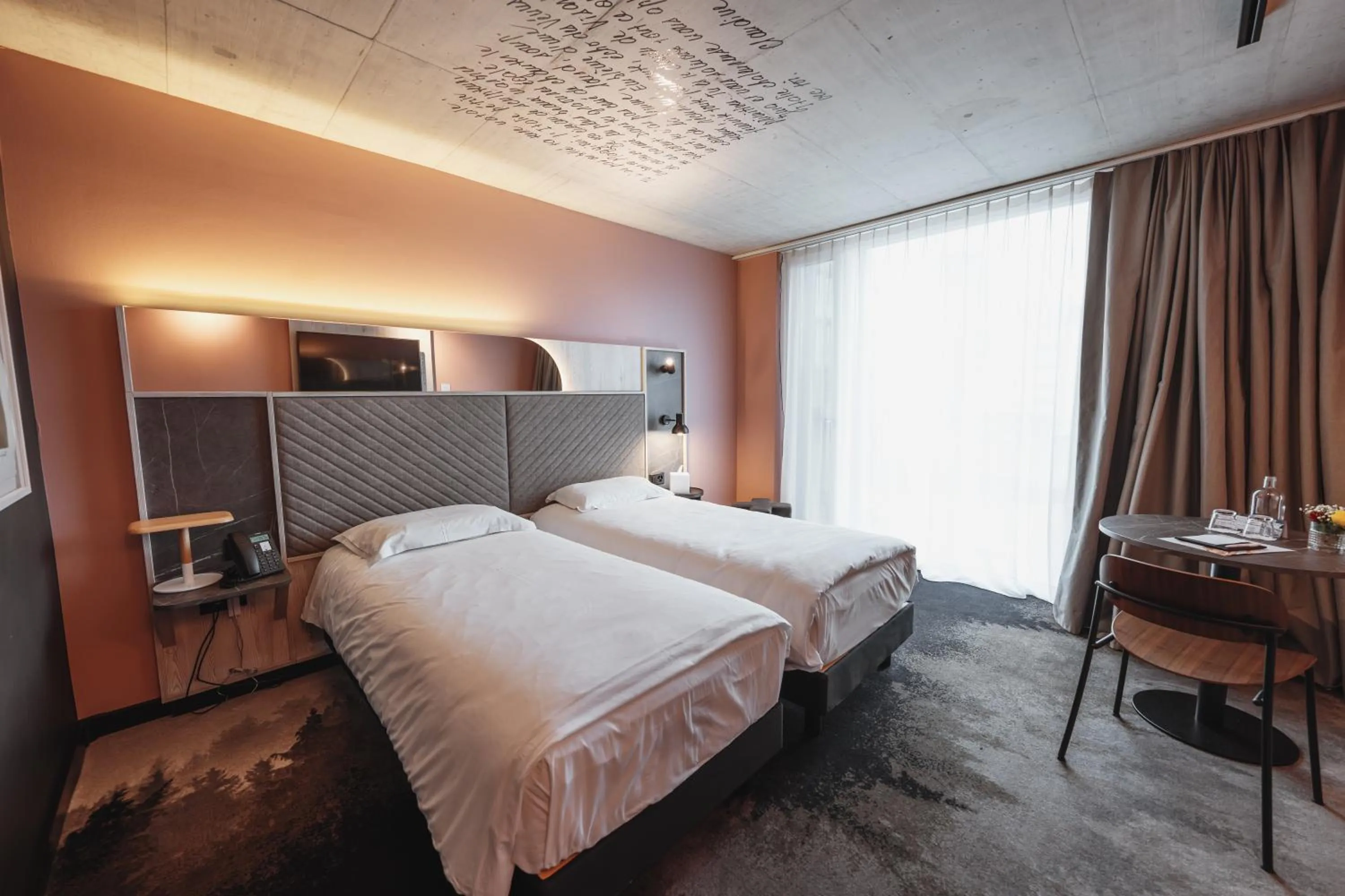 Bedroom, Bed in Mercure Hotel Delémont