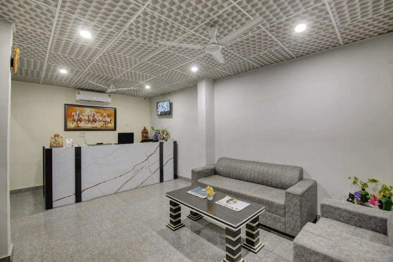 Lobby or reception in Hotel Premier Noida 135