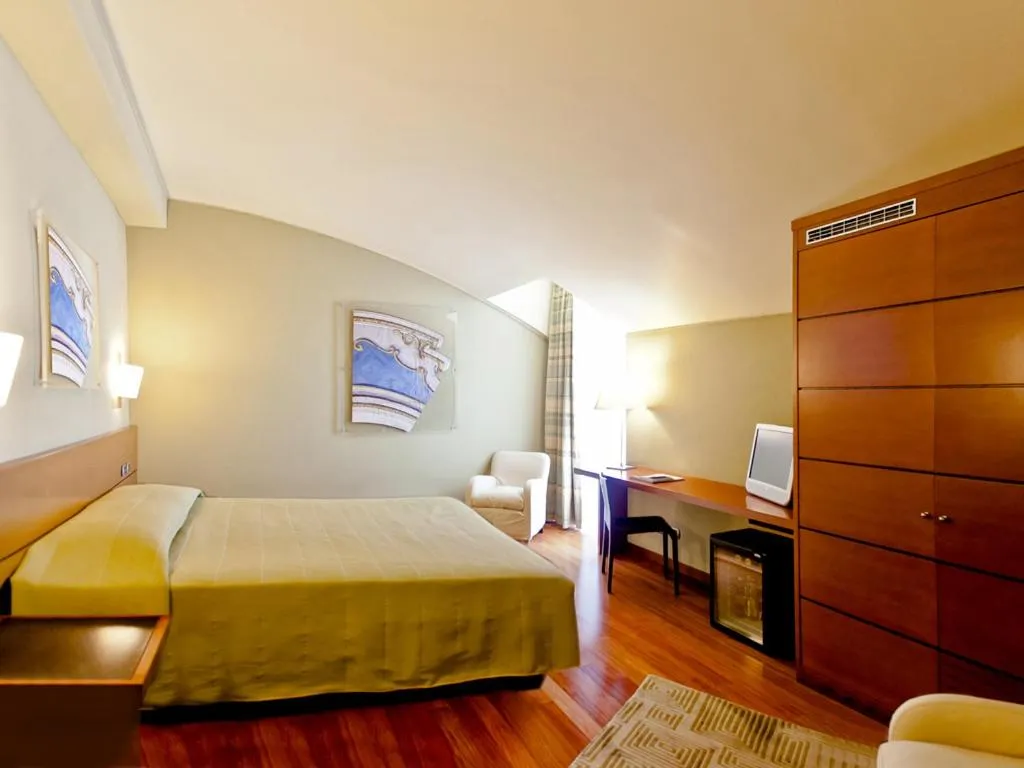 Deluxe Double or Twin Room - single occupancy in B&B HOTEL Imperia Rossini al Teatro