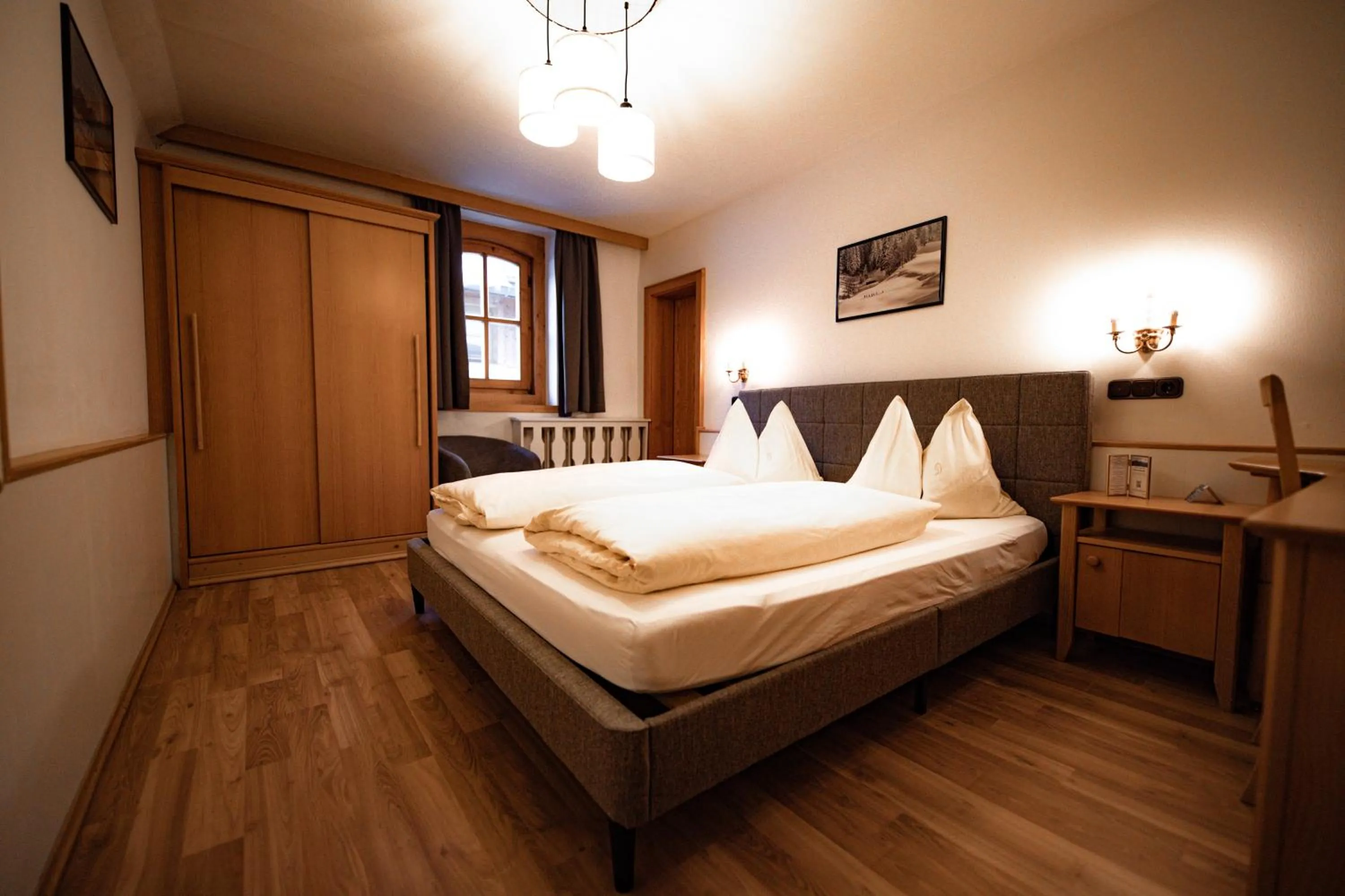 Photo of the whole room, Bed in Zimmer & Ferienwohnungen Dandler