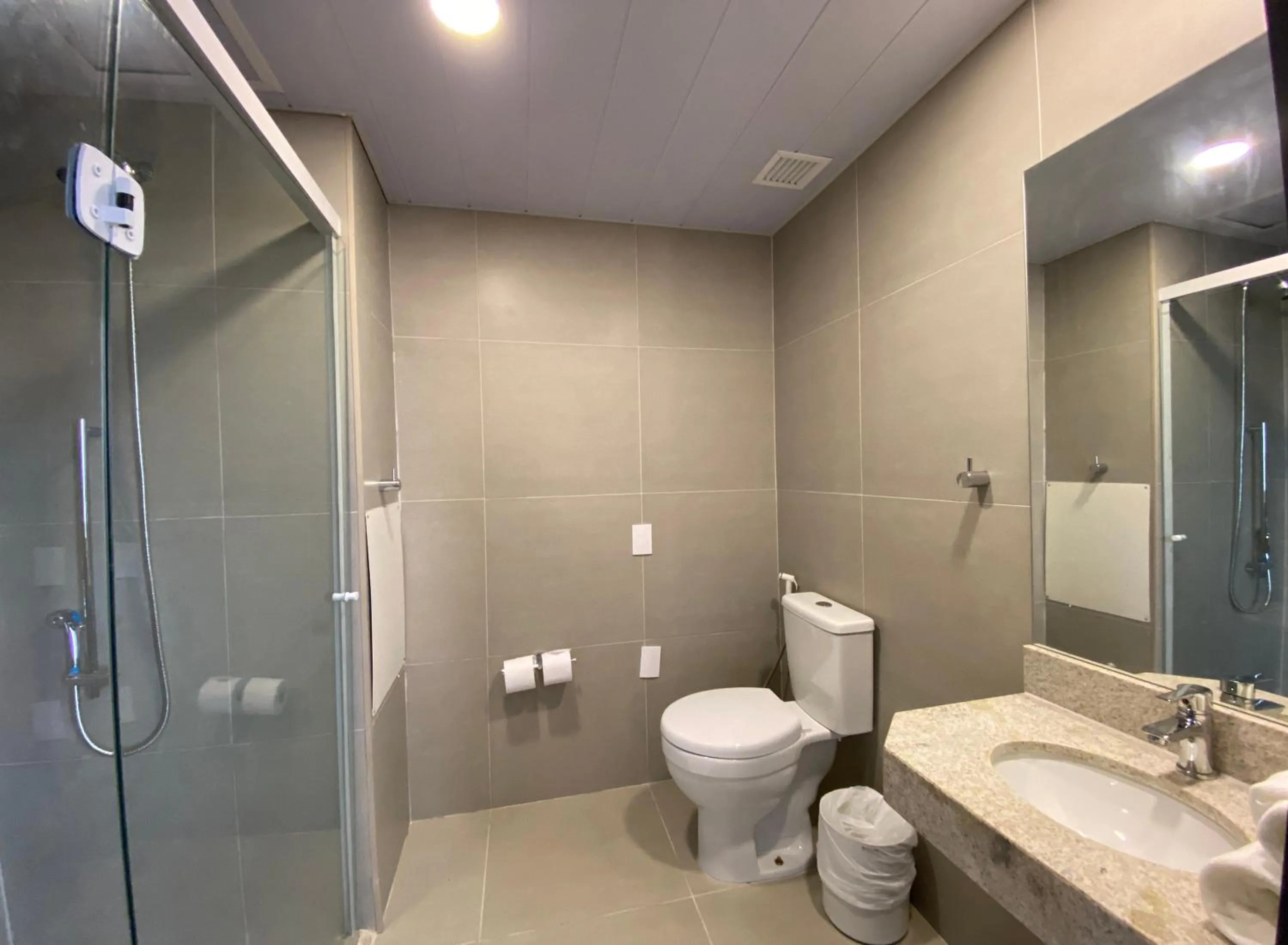 Toilet in ibis budget Recife Jaboatão