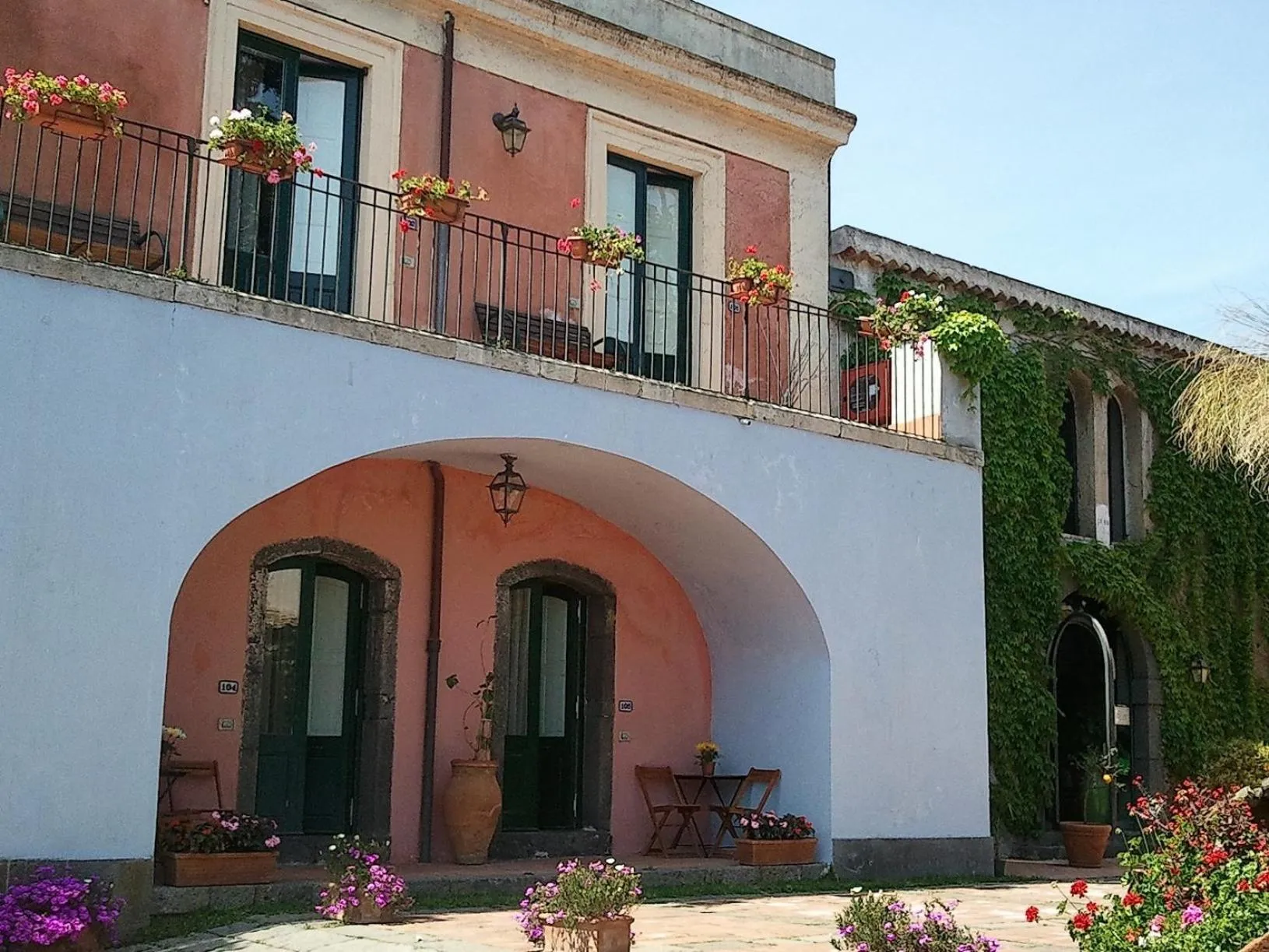 Facade/entrance in Etna Hotel