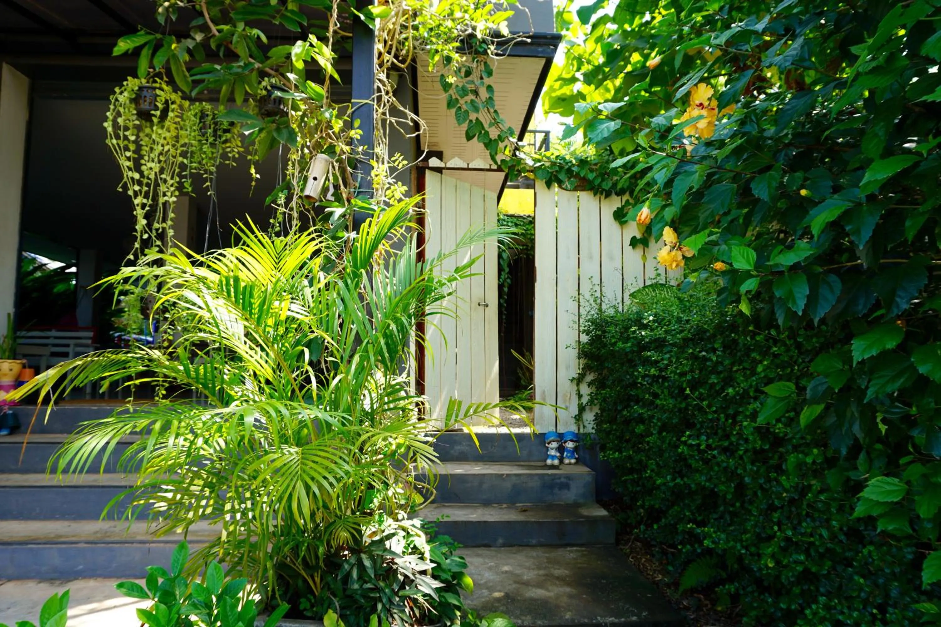 Facade/entrance in Lom La Lanta