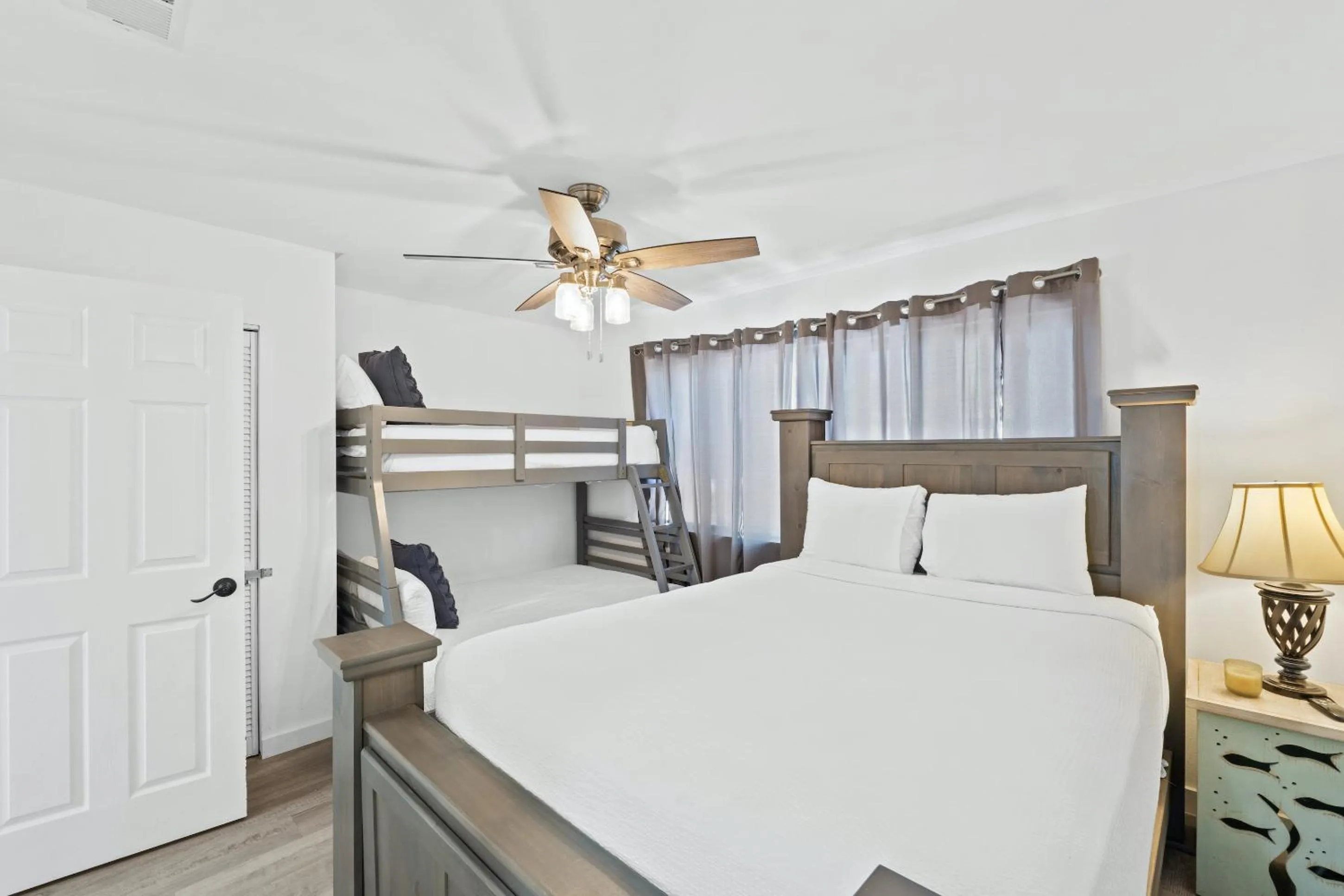 Bed in Beach House - Summer Reign by Panhandle Getaways