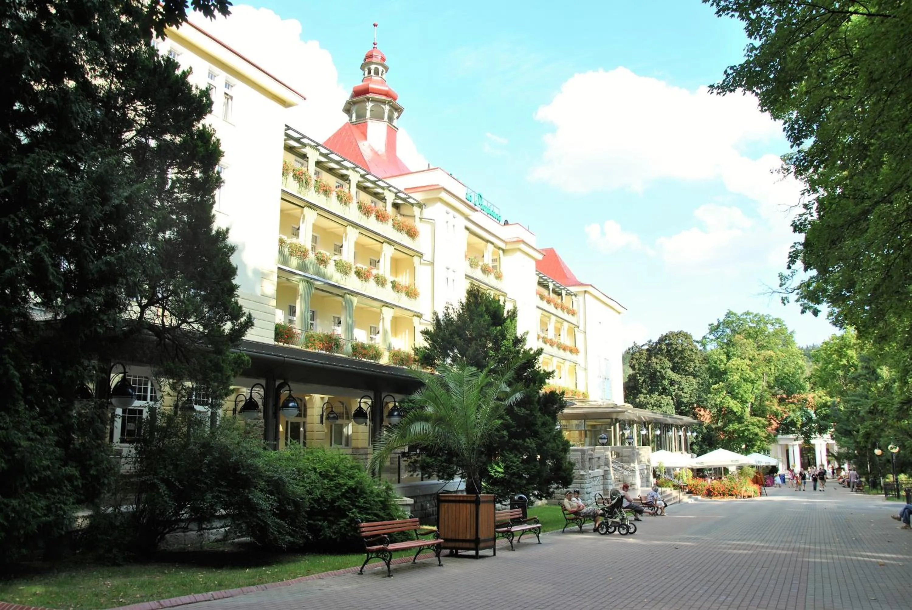 Property building in Wielka Pieniawa