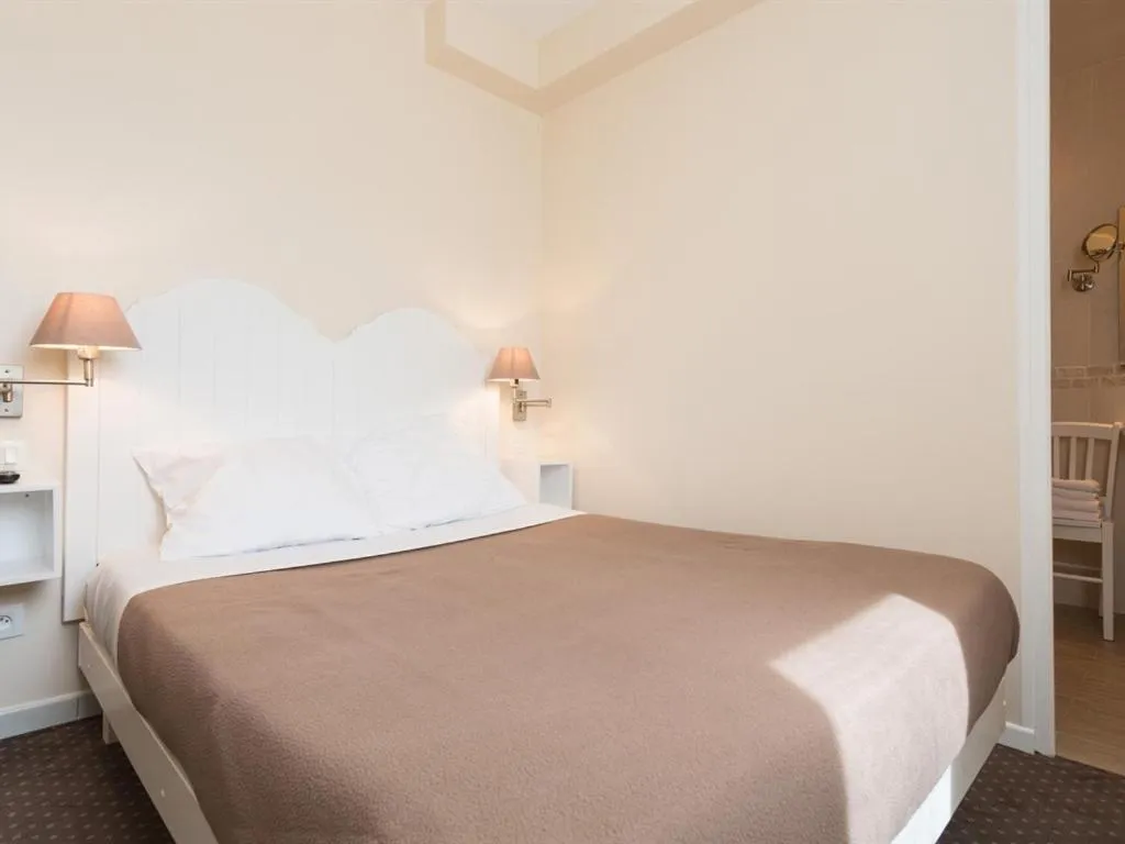 Bedroom, Bed in Villa Tracy