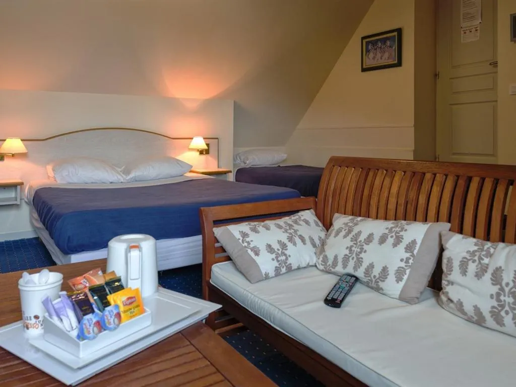 Bedroom, Bed in Villa Tracy