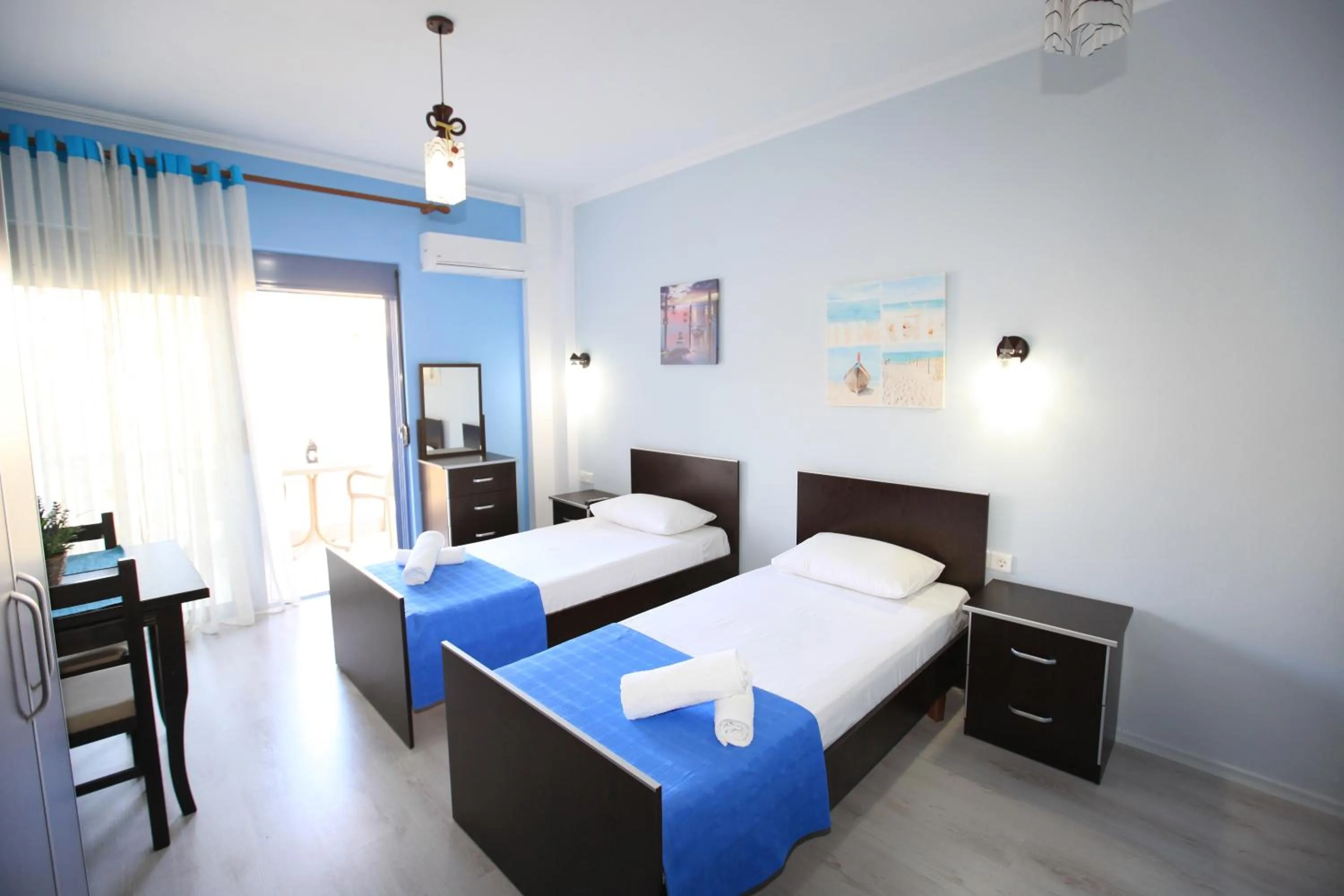 Photo of the whole room, Bed in Keos Hotel