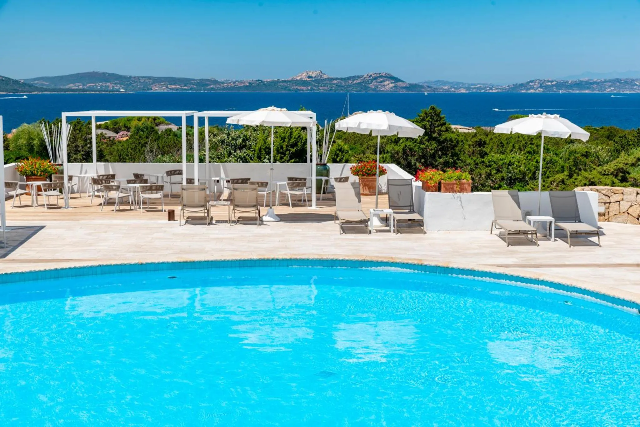 Patio in Hotel Grand Relais Dei Nuraghi