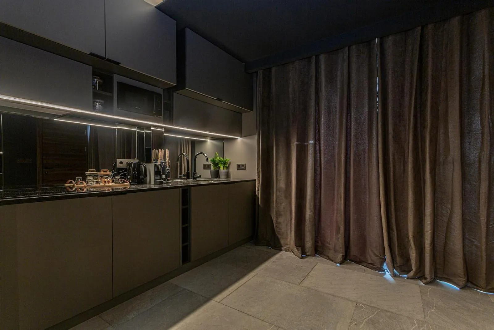 Kitchen or kitchenette in Apartaestudios Evolution Luxury