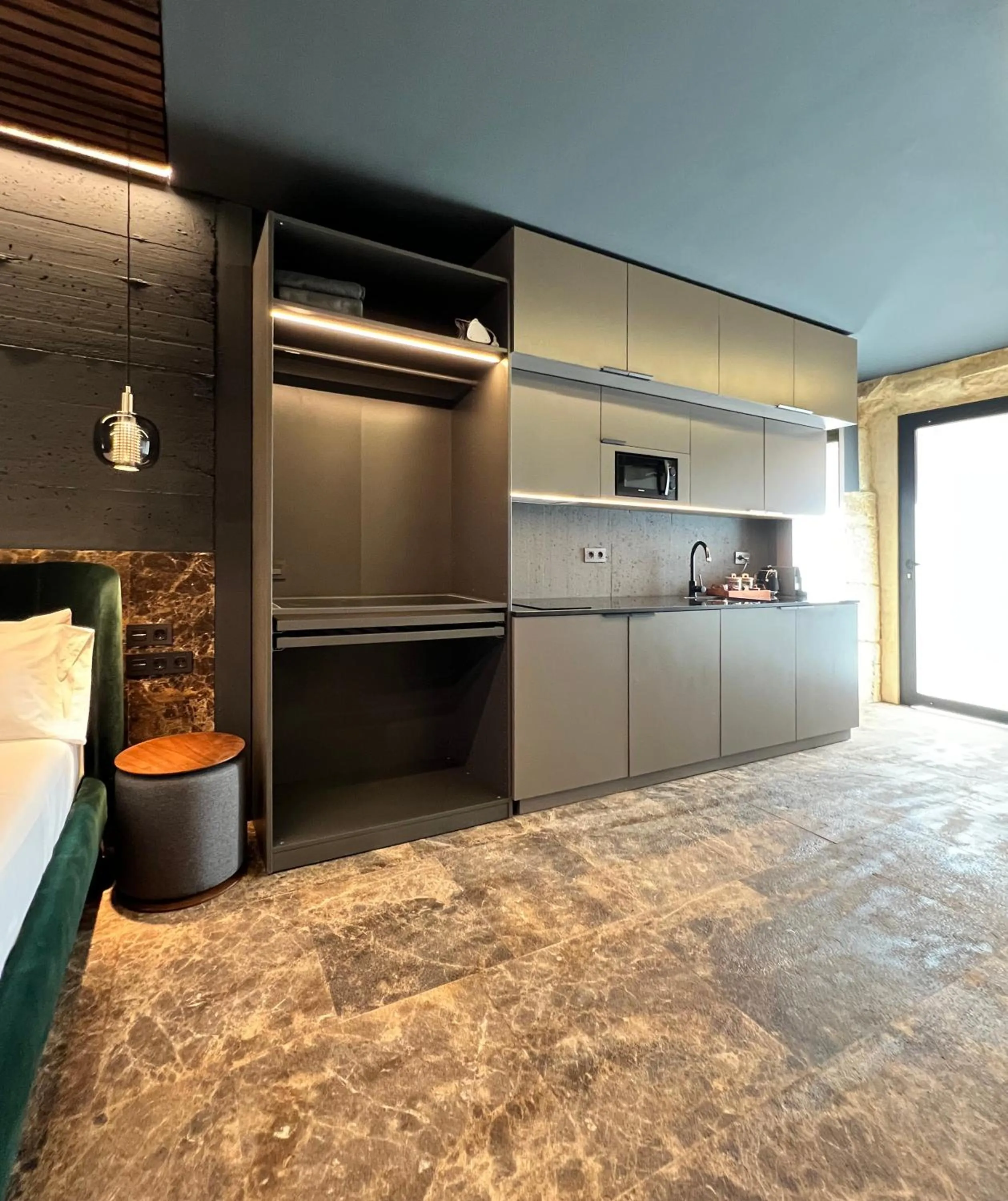 Kitchen or kitchenette in Apartaestudios Evolution Luxury