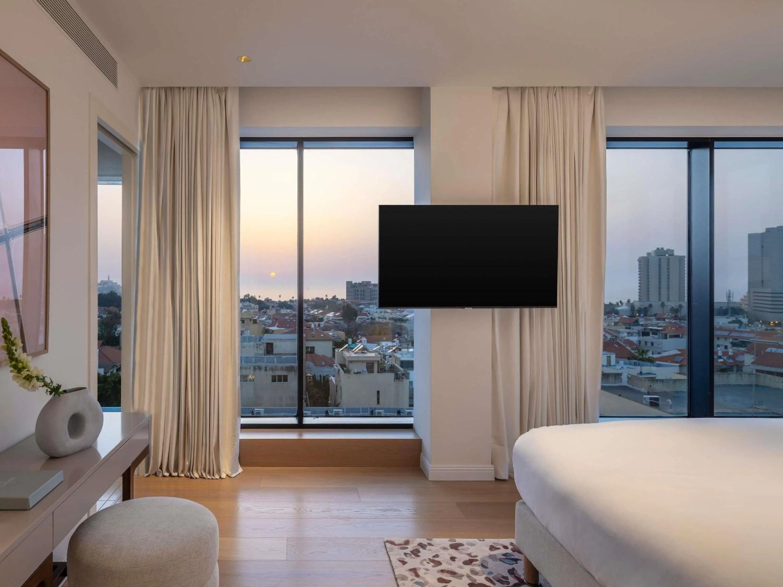 Property building, Bed in Elkonin Tel Aviv - MGallery Hotel Collection
