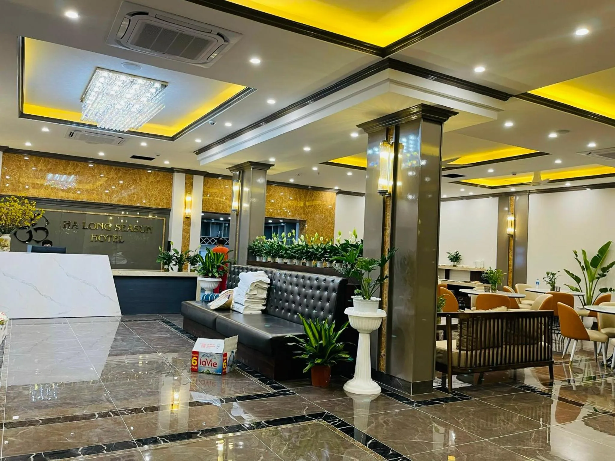 Lobby or reception in Ha Long Seasun Hotel