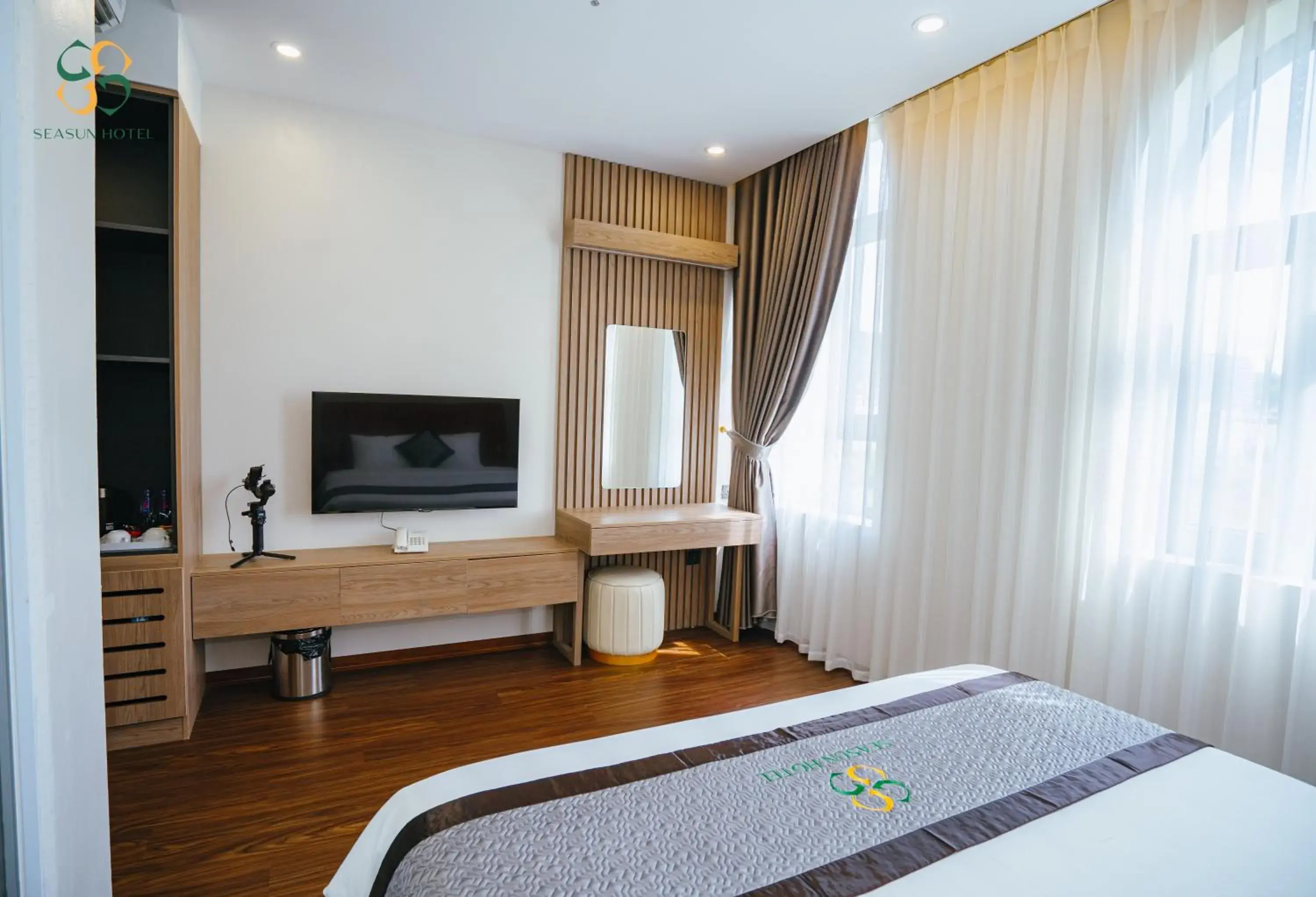 Superior Double Room in Ha Long Seasun Hotel Superior Double Room in Ha Long Seasun Hotel