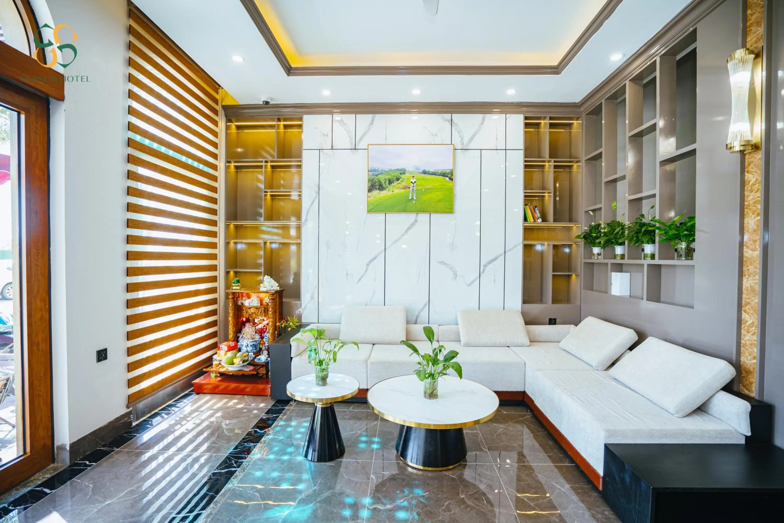 Living room in Ha Long Seasun Hotel