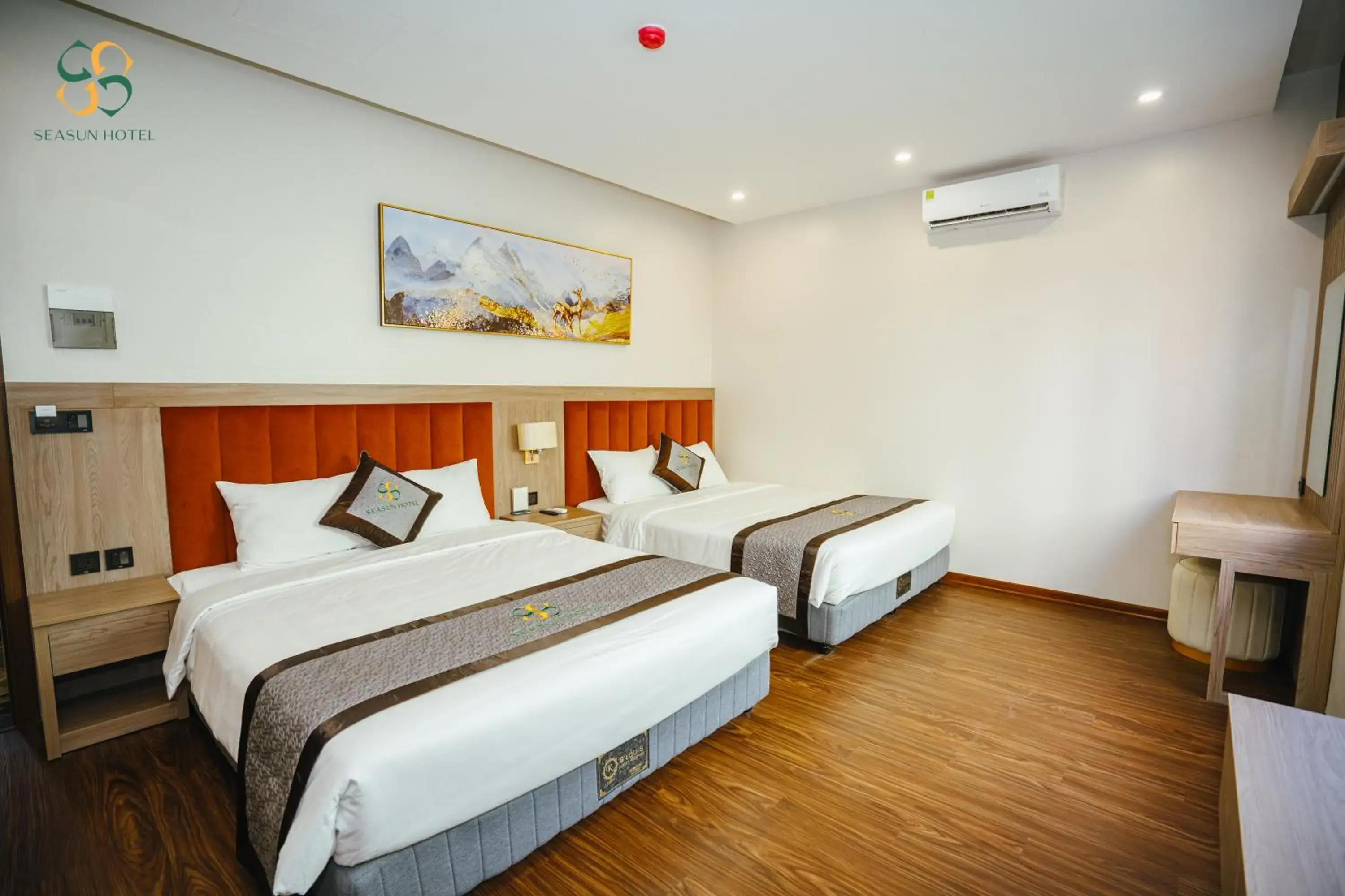 Family Room in Ha Long Seasun Hotel Family Room in Ha Long Seasun Hotel