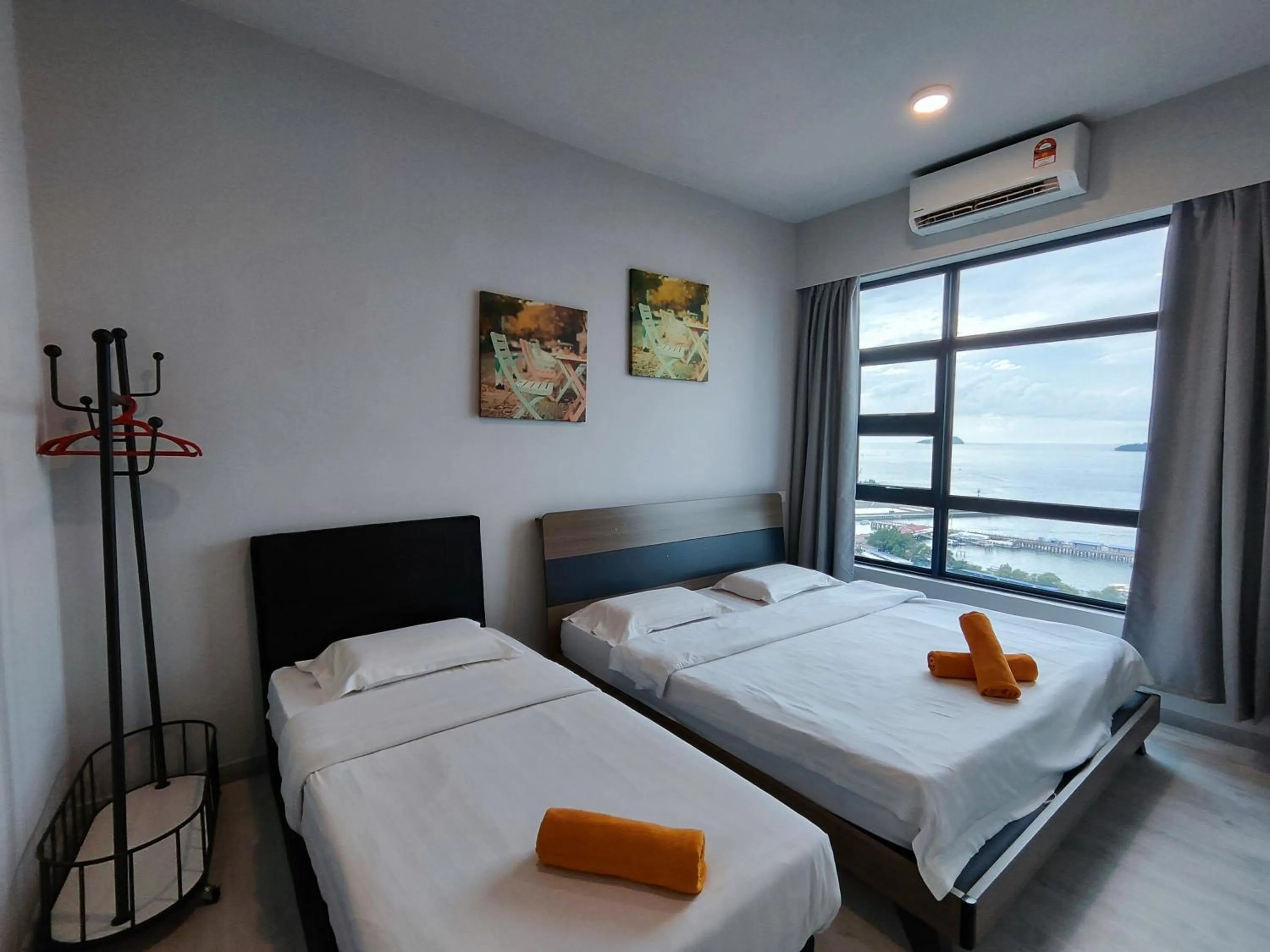 Bed in Jesselton Quay Citypads