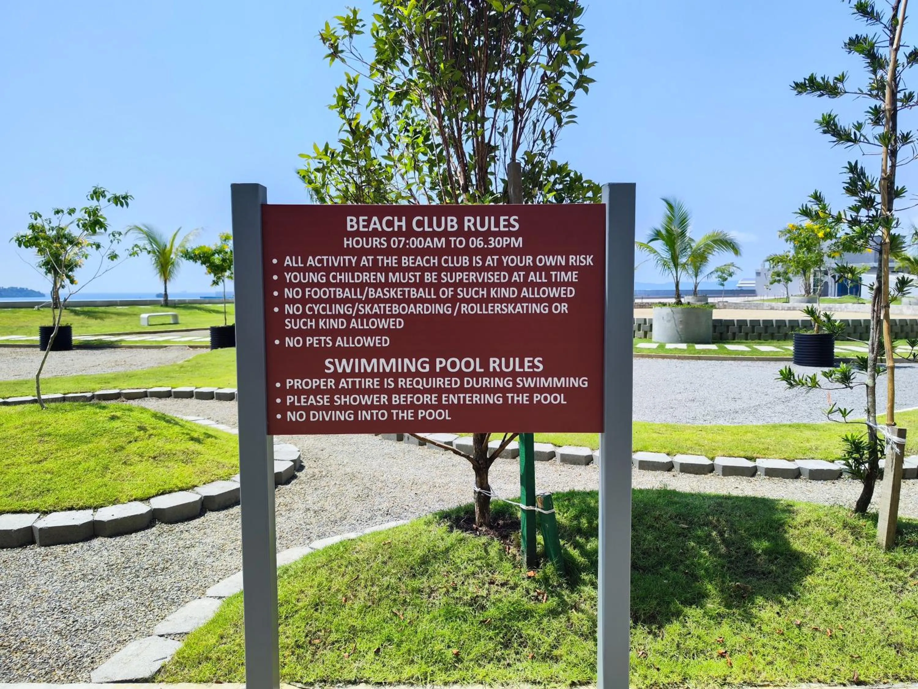 Swimming pool in Jesselton Quay Citypads