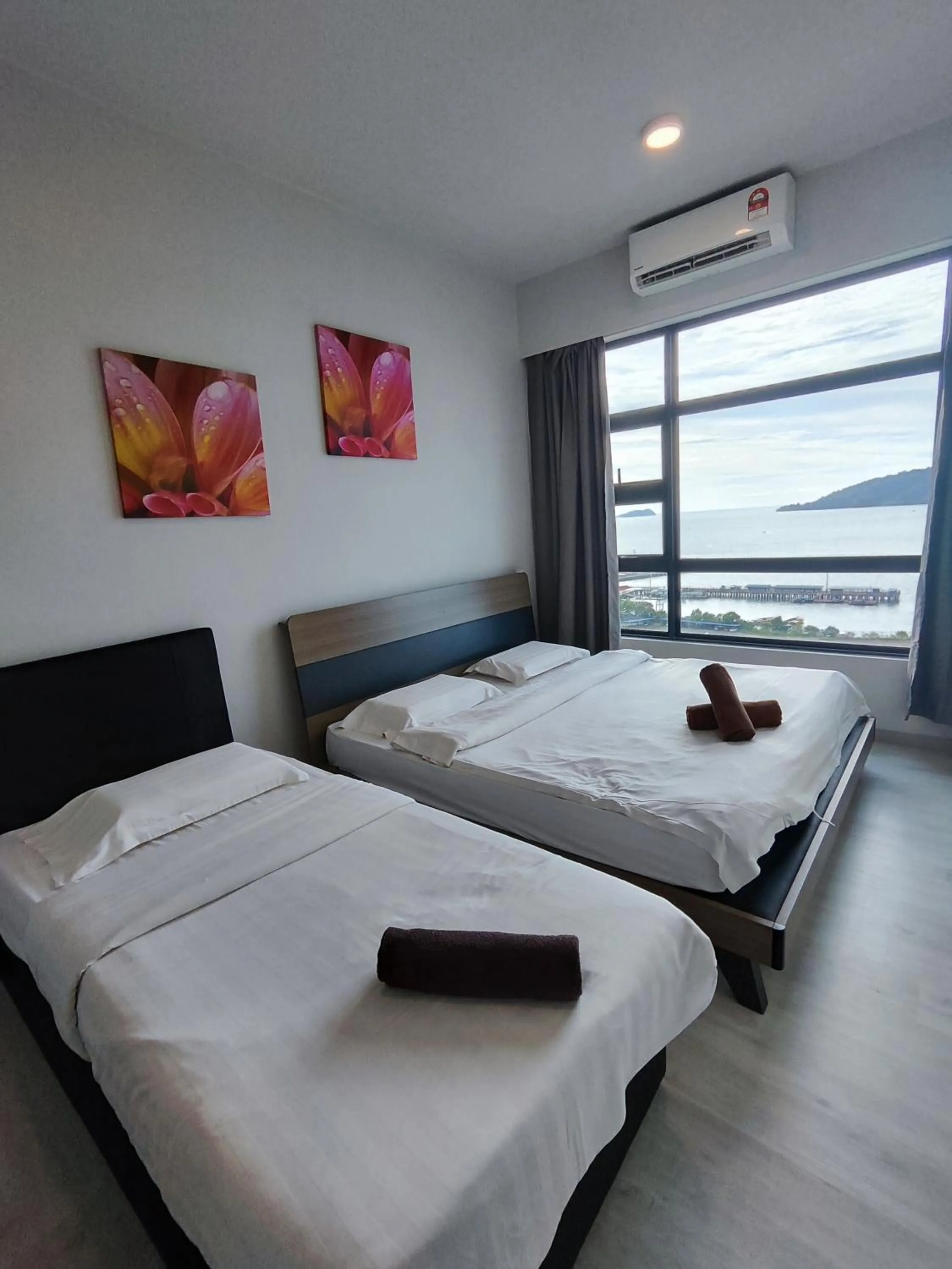 Bed in Jesselton Quay Citypads