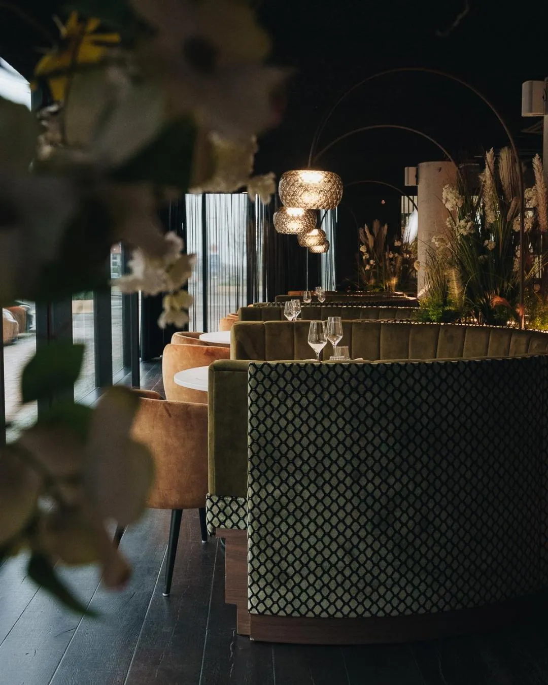 Restaurant/places to eat in The CORNR Hotel