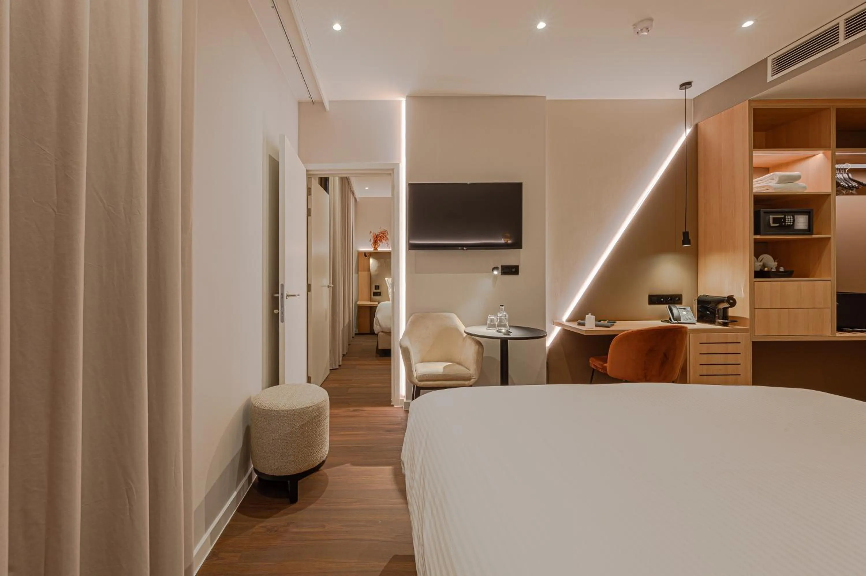 Photo of the whole room, Bed in The CORNR Hotel