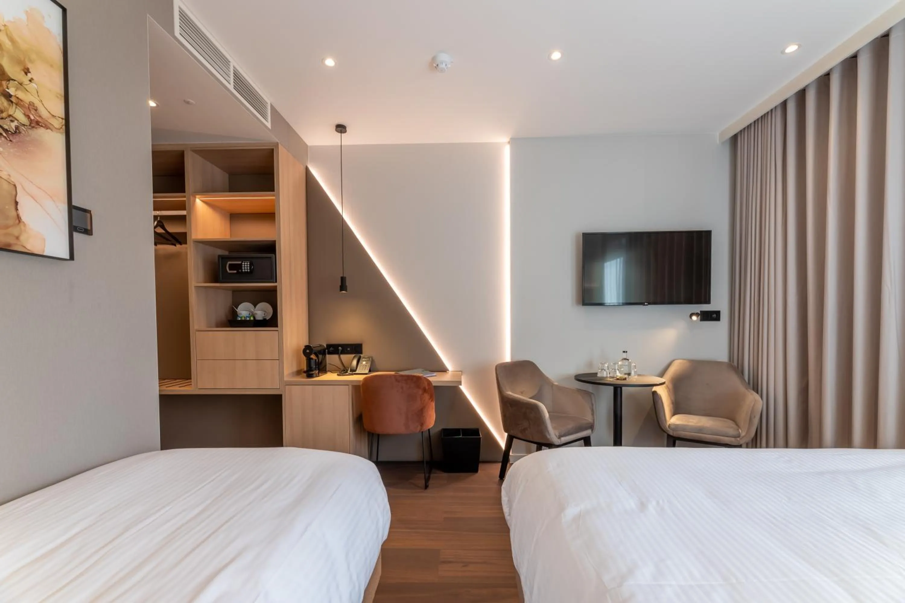 Bed in The CORNR Hotel