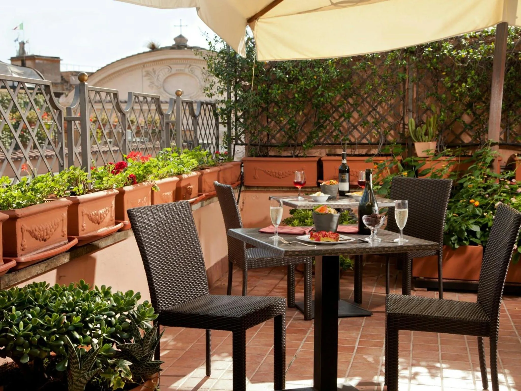 Restaurant/places to eat in Albergo Ottocento