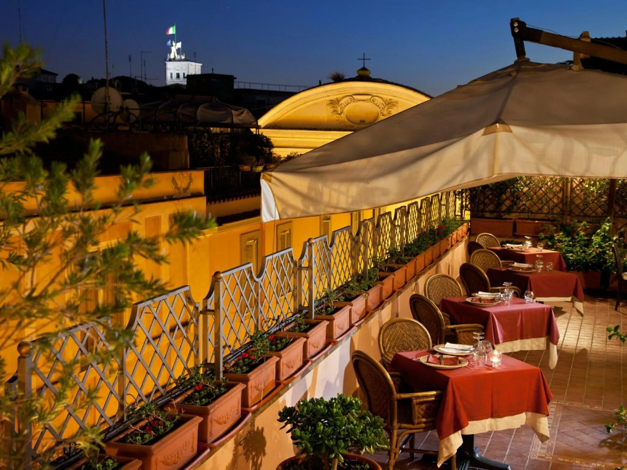 Restaurant/places to eat in Albergo Ottocento