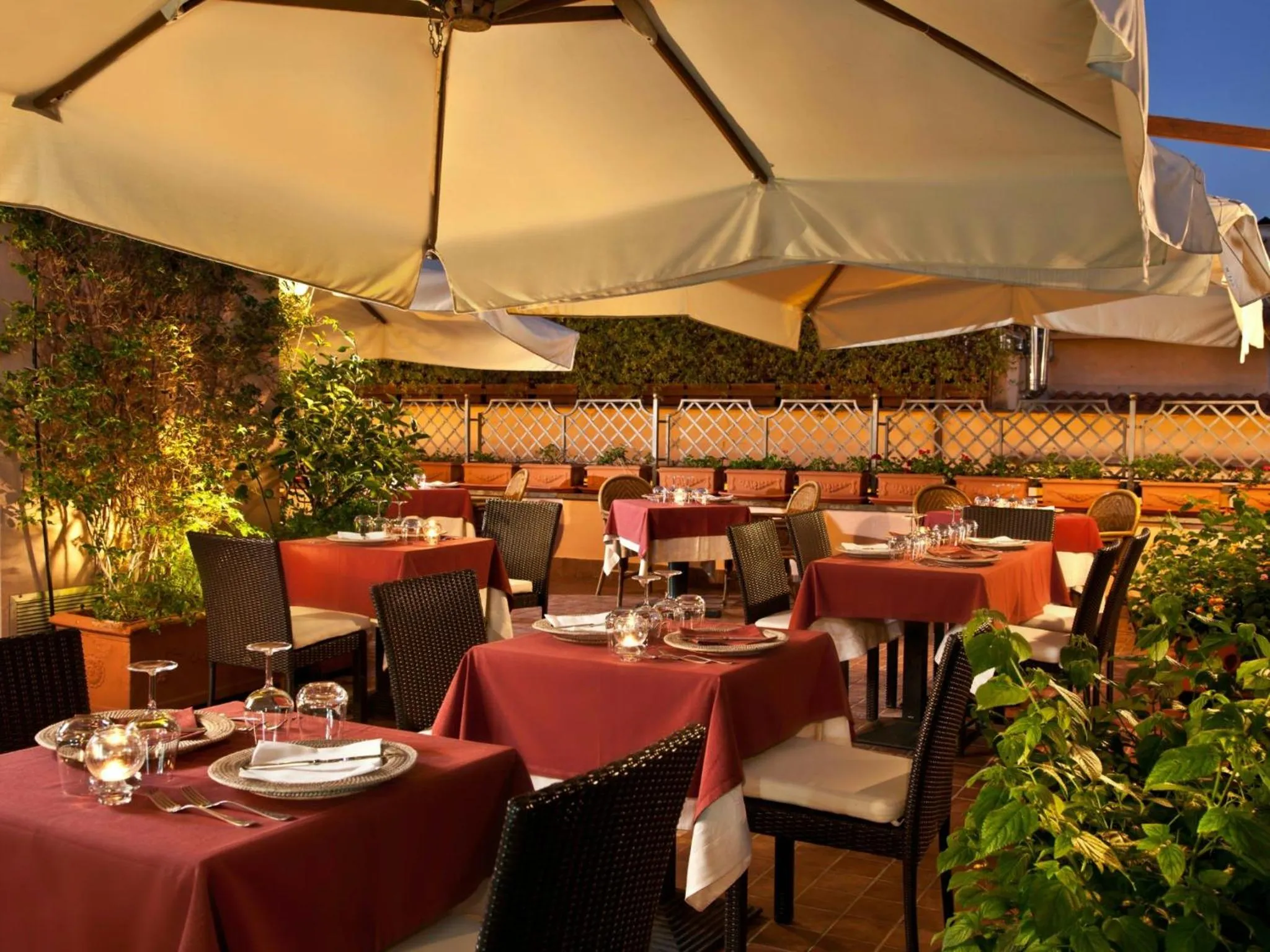 Restaurant/places to eat in Albergo Ottocento
