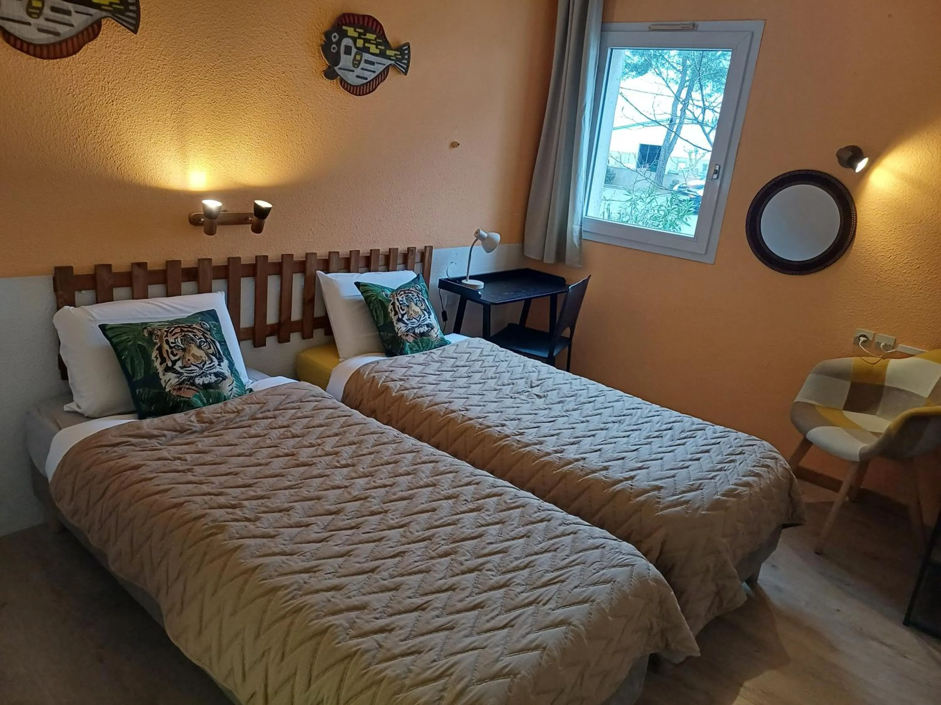 Bed in Bel Hotel Restaurant la Gentilhommière