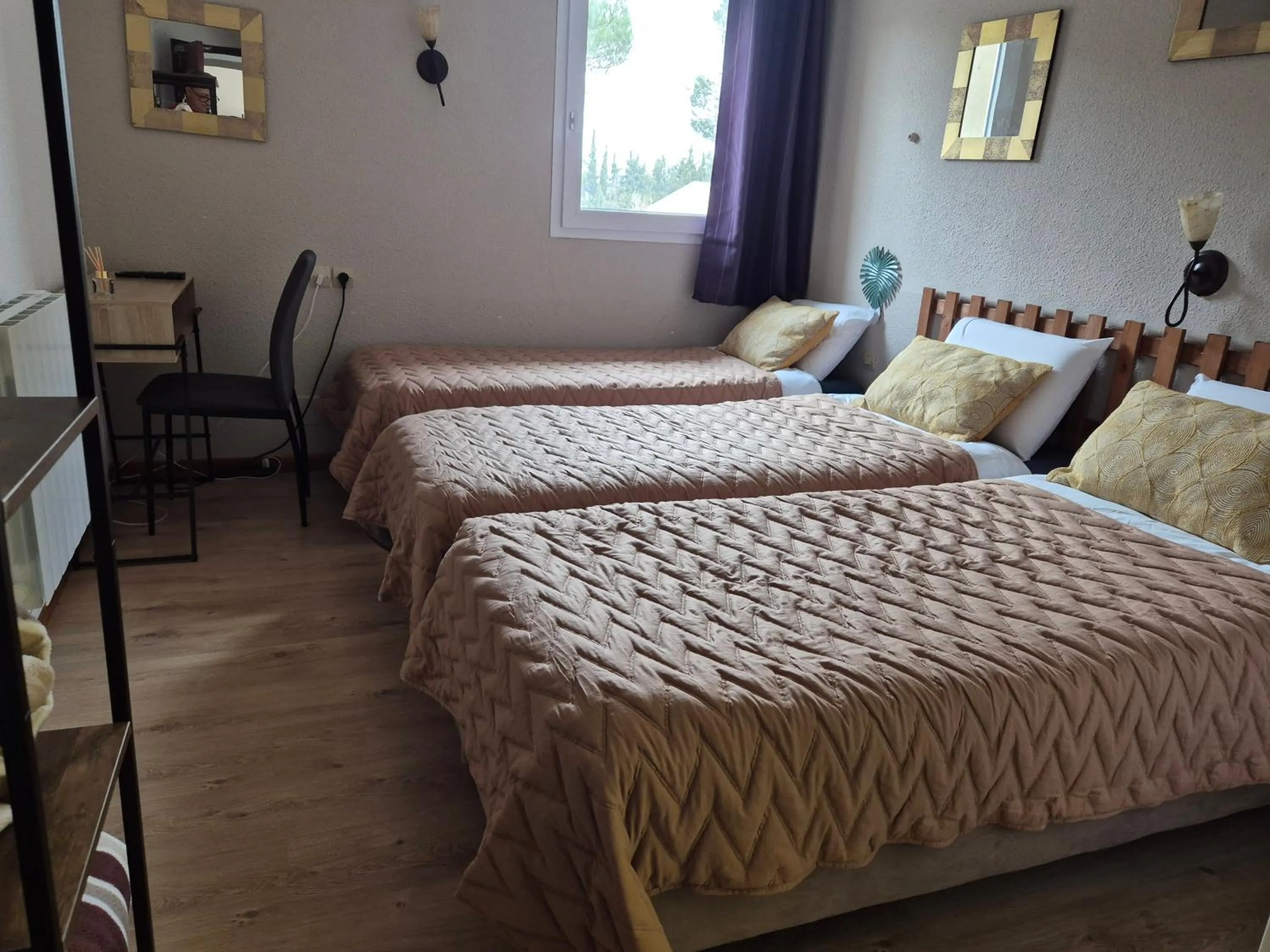 Bed in Bel Hotel Restaurant la Gentilhommière