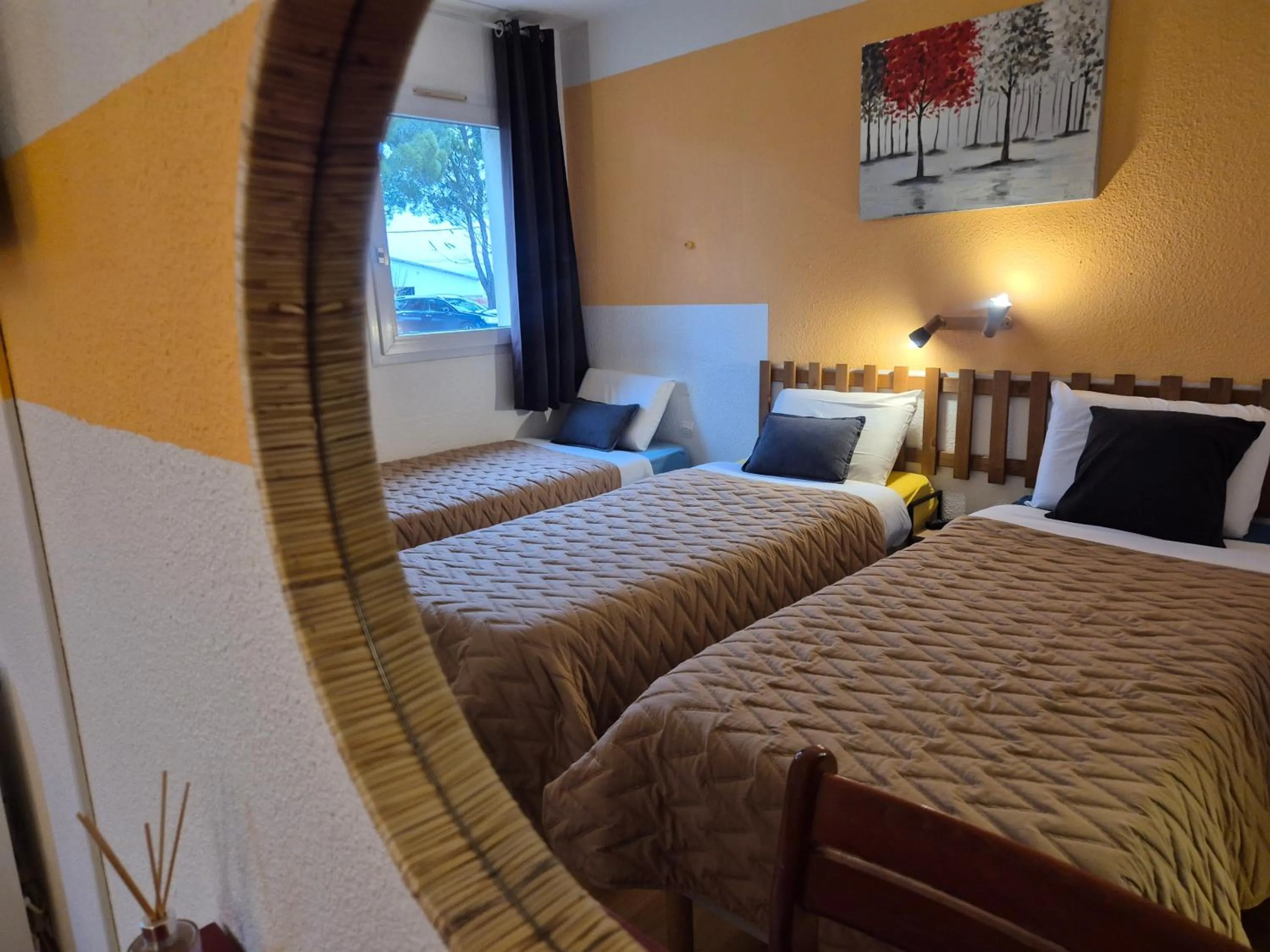 Bed in Bel Hotel Restaurant la Gentilhommière