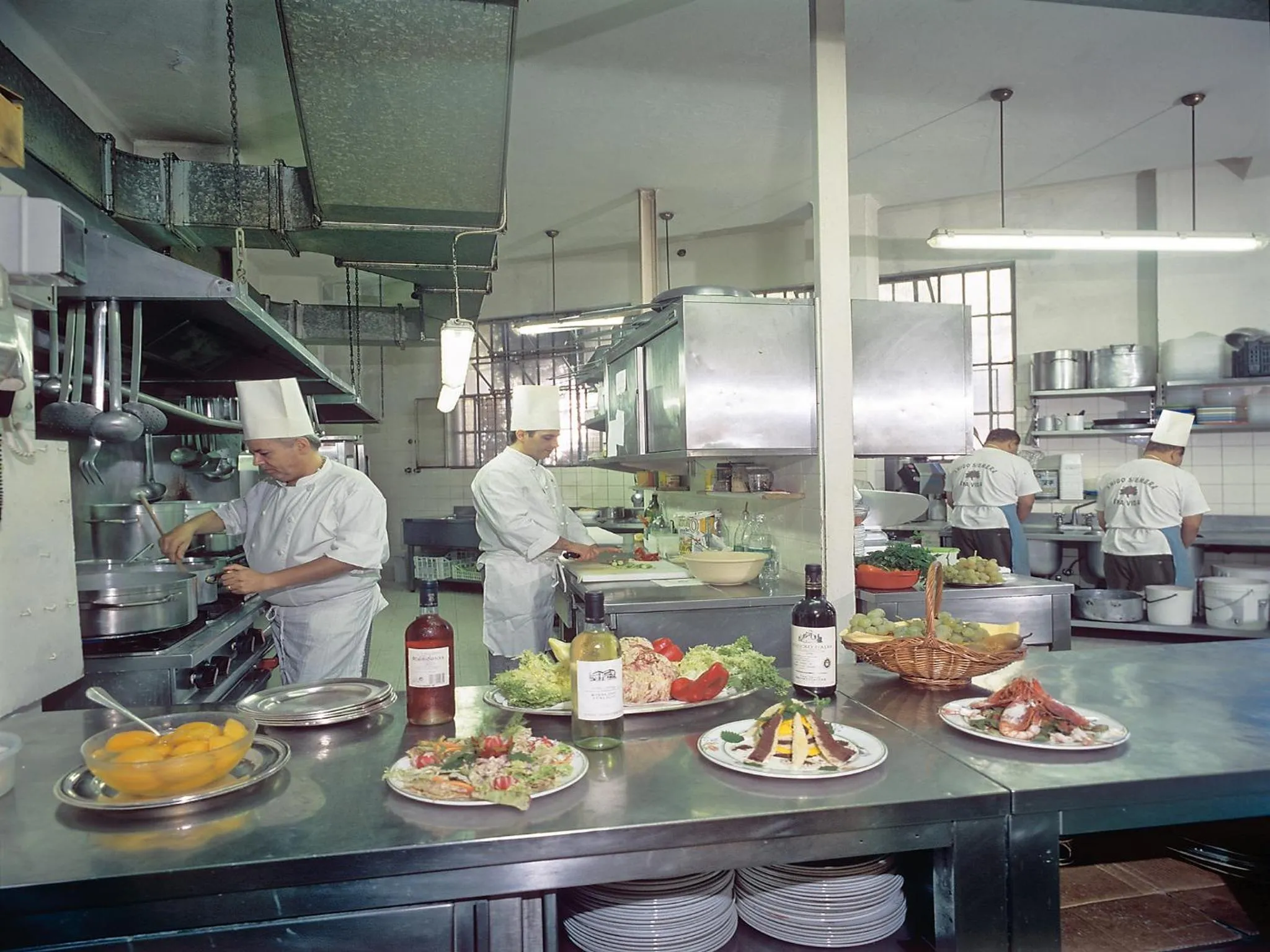 Restaurant/places to eat in Hotel Paradiso