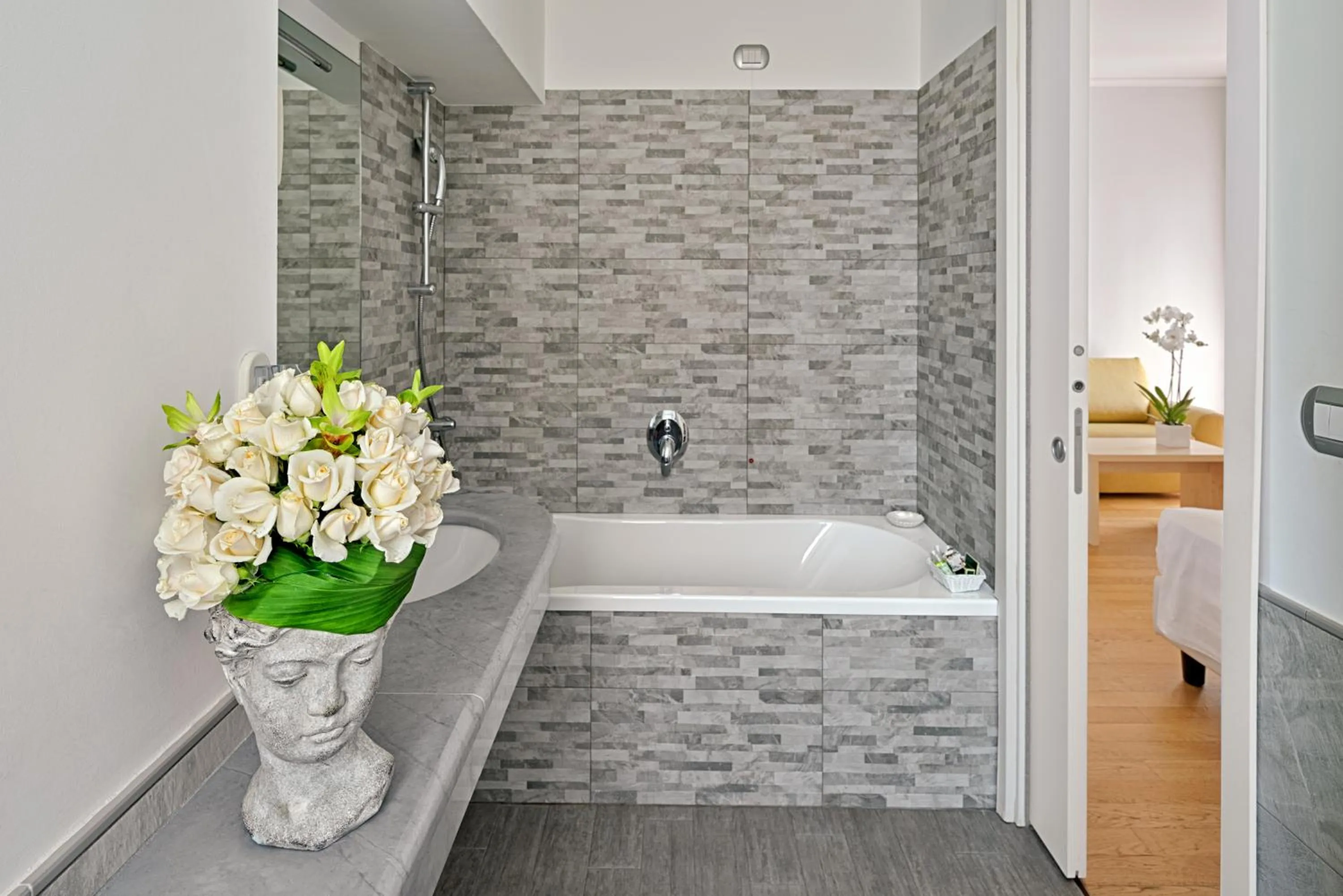 Shower in Hotel Paradiso