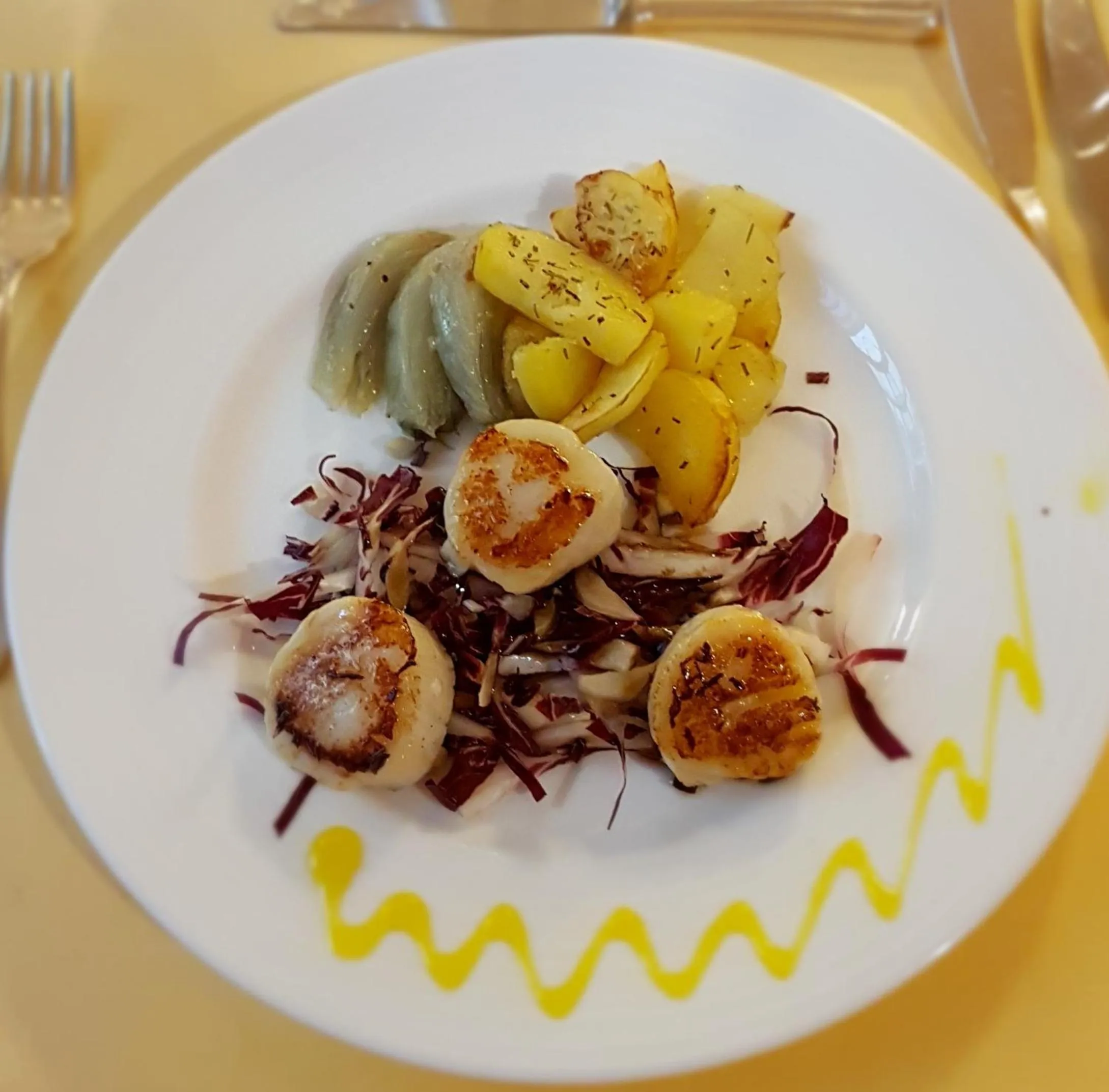 Restaurant/places to eat in Hotel Paradiso