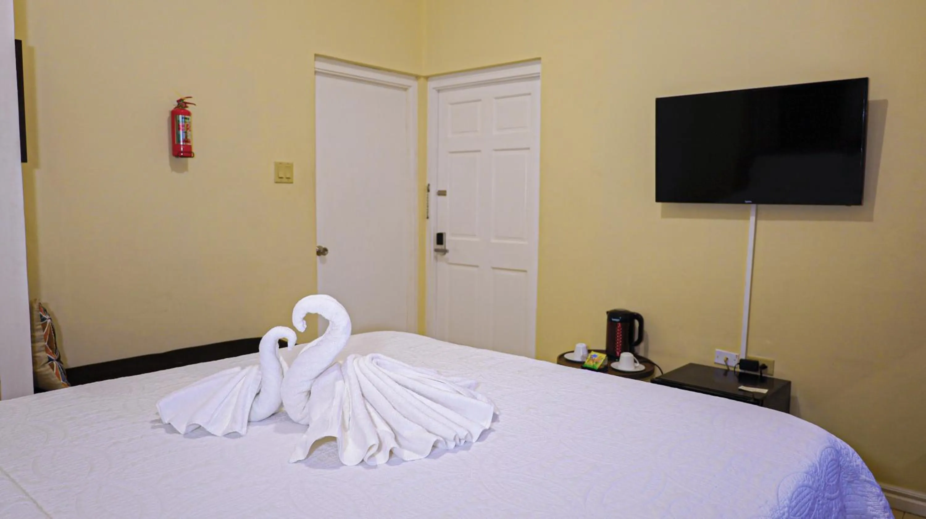 Bed in Incognito Culture Rooms