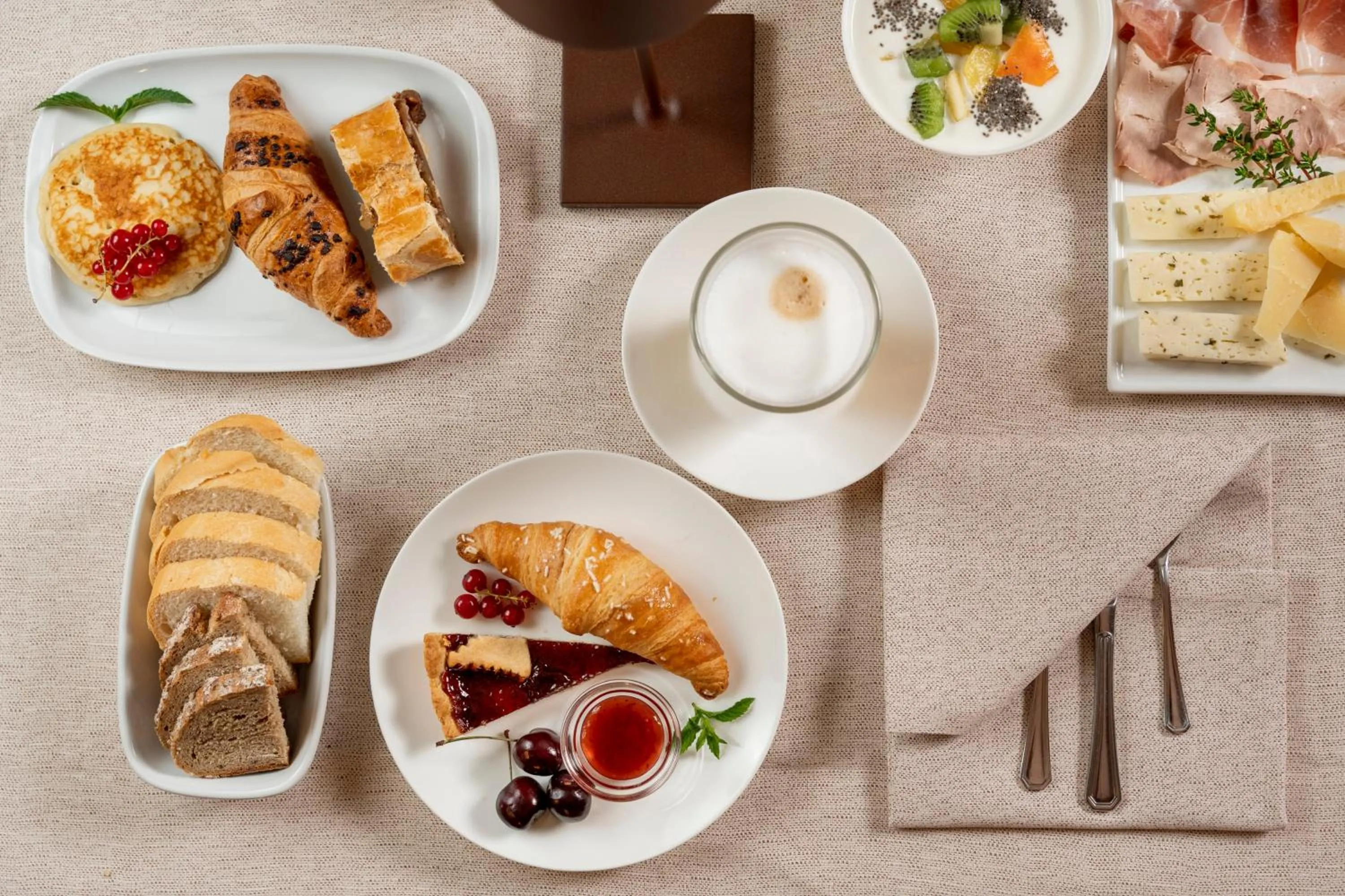 Breakfast in Hotel La Maison Wellness & Spa