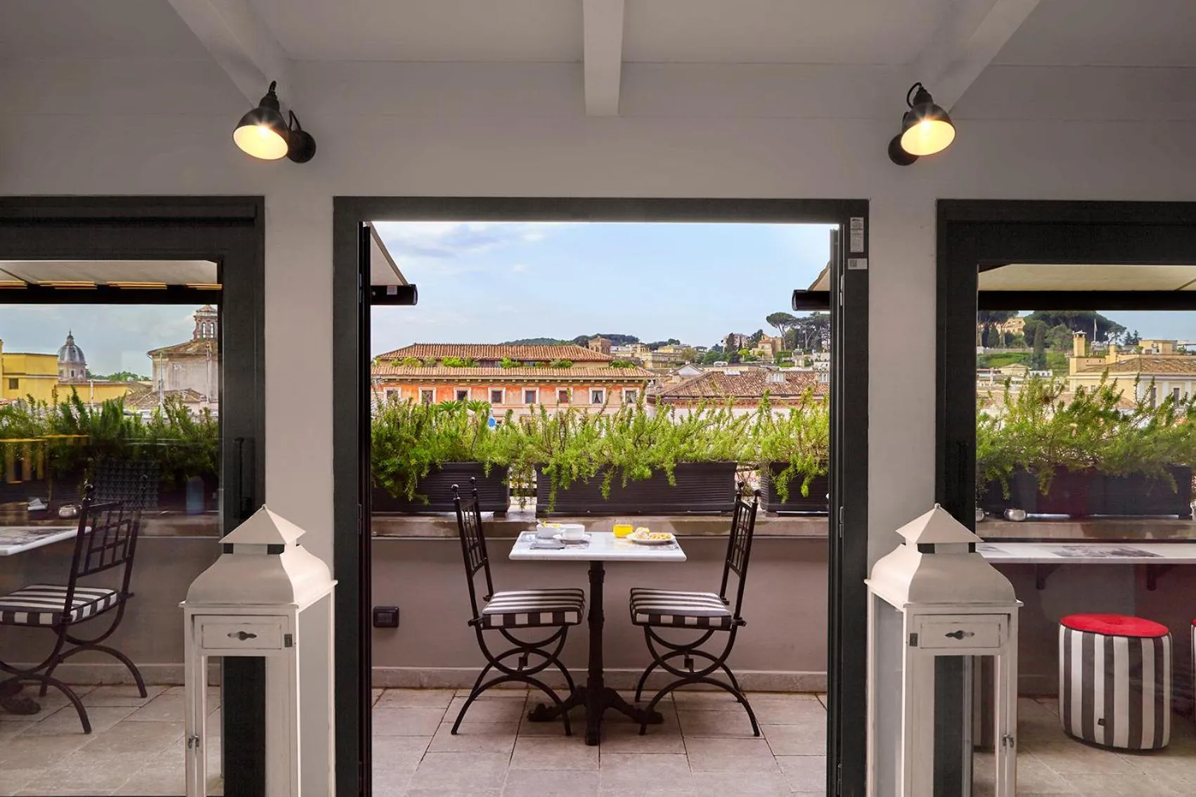 Breakfast in Trianon Borgo Pio Aparthotel